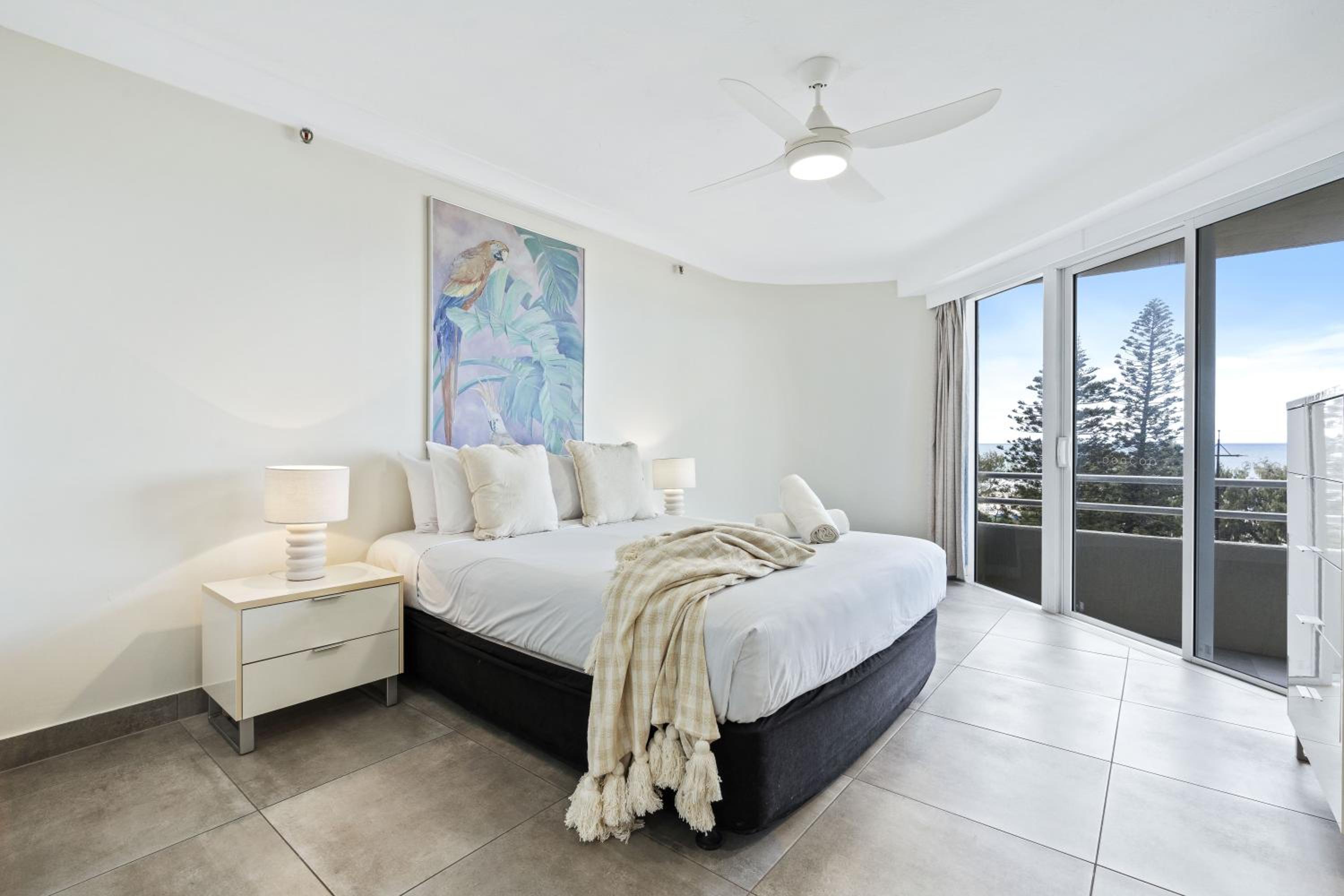 Stunning OCEAN VIEWS in 2 Bedroom Unit at Zenith - Q Stay
