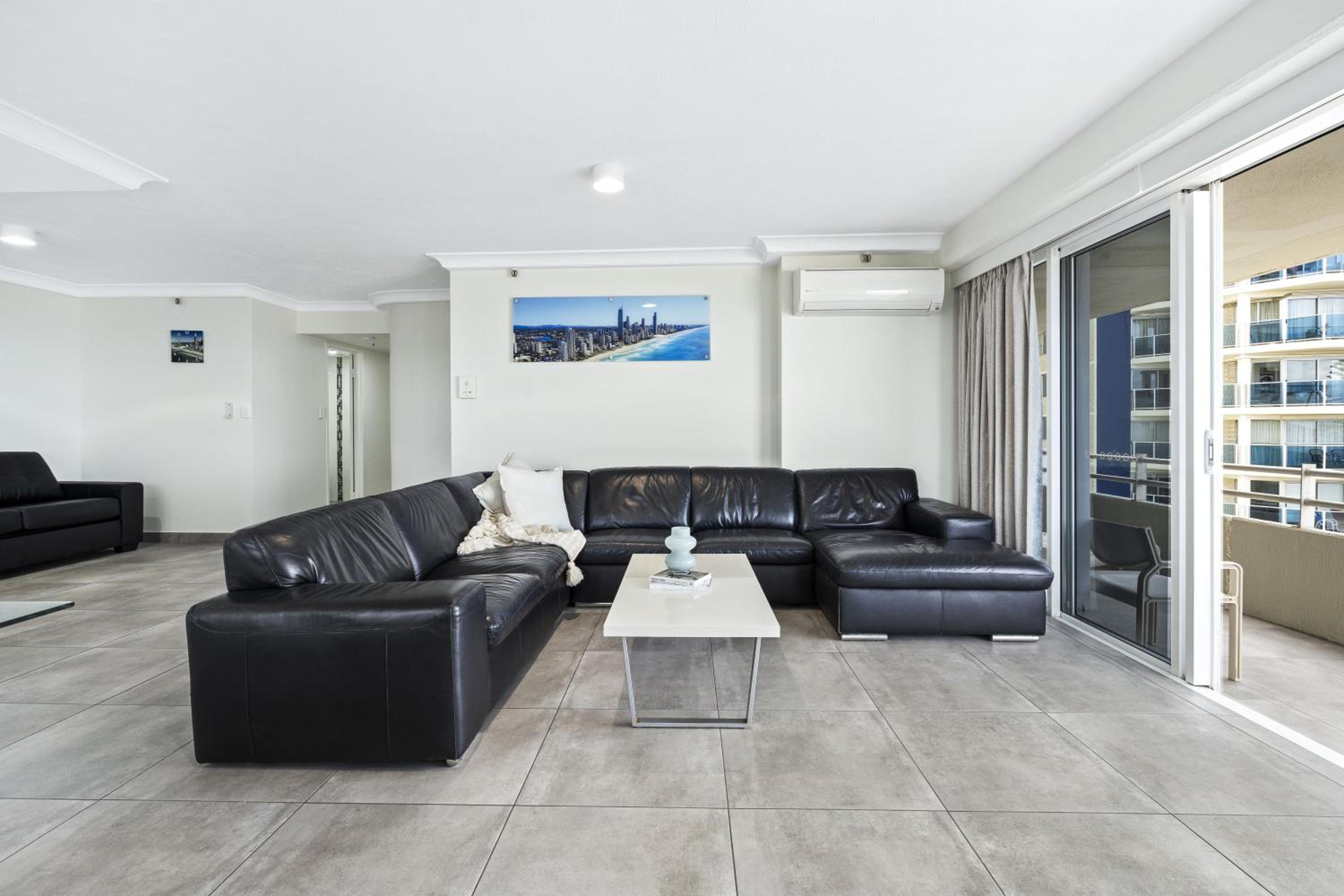 Zenith Apartments - Q Stay