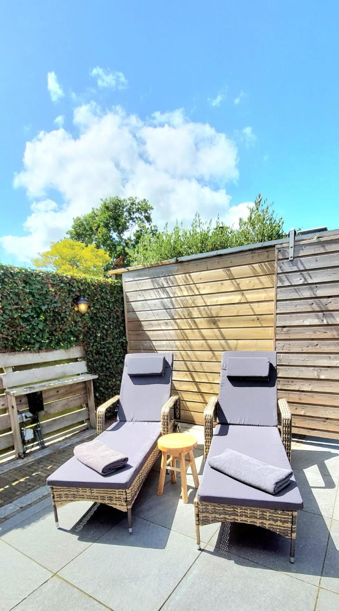 Have a nice stay! - Trendy Vakantiehuis Carpe Diem met eigen tuin view 2