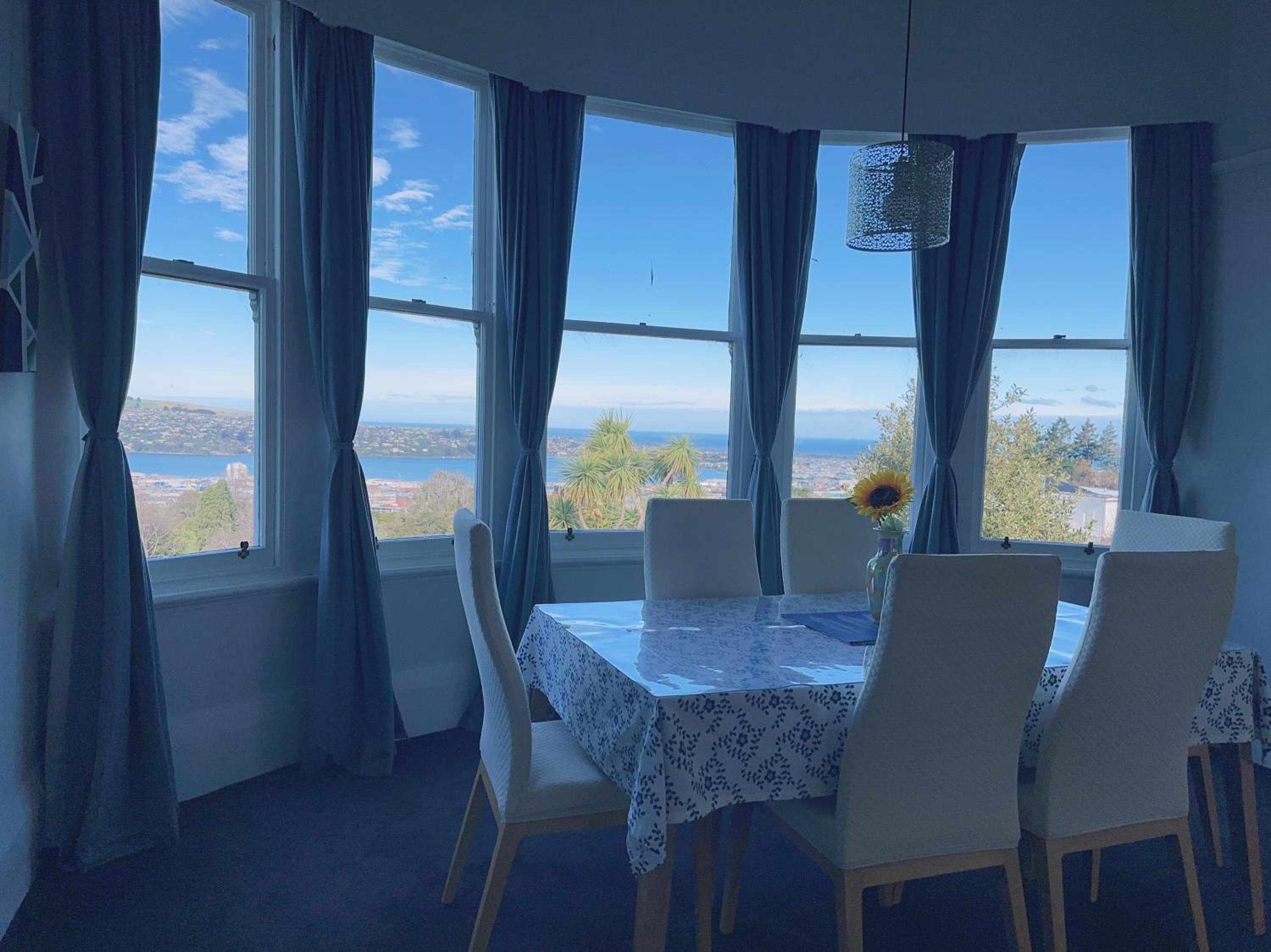 Roslyn sea view Room view 3
