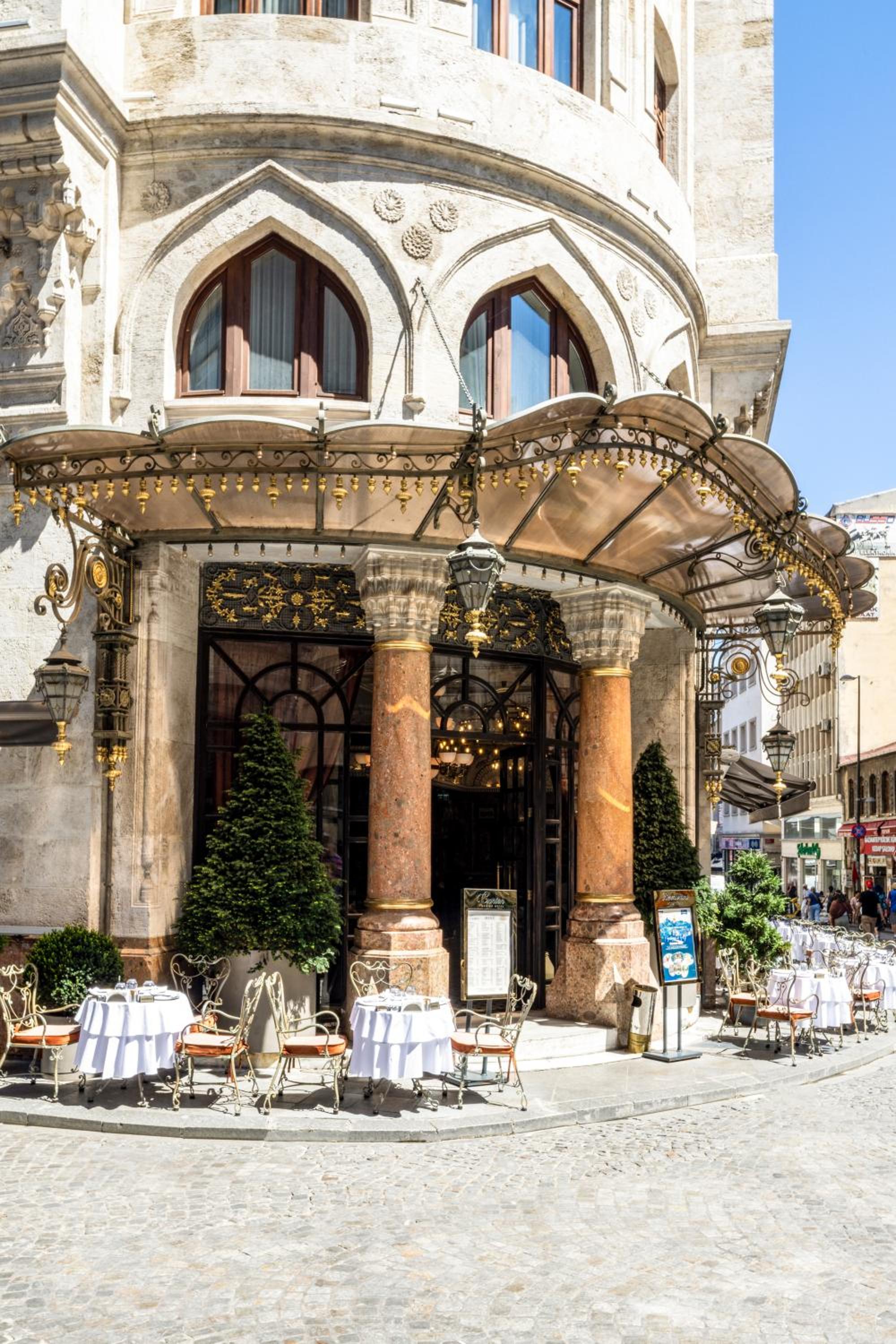 Cronton Design Hotel - Image 17