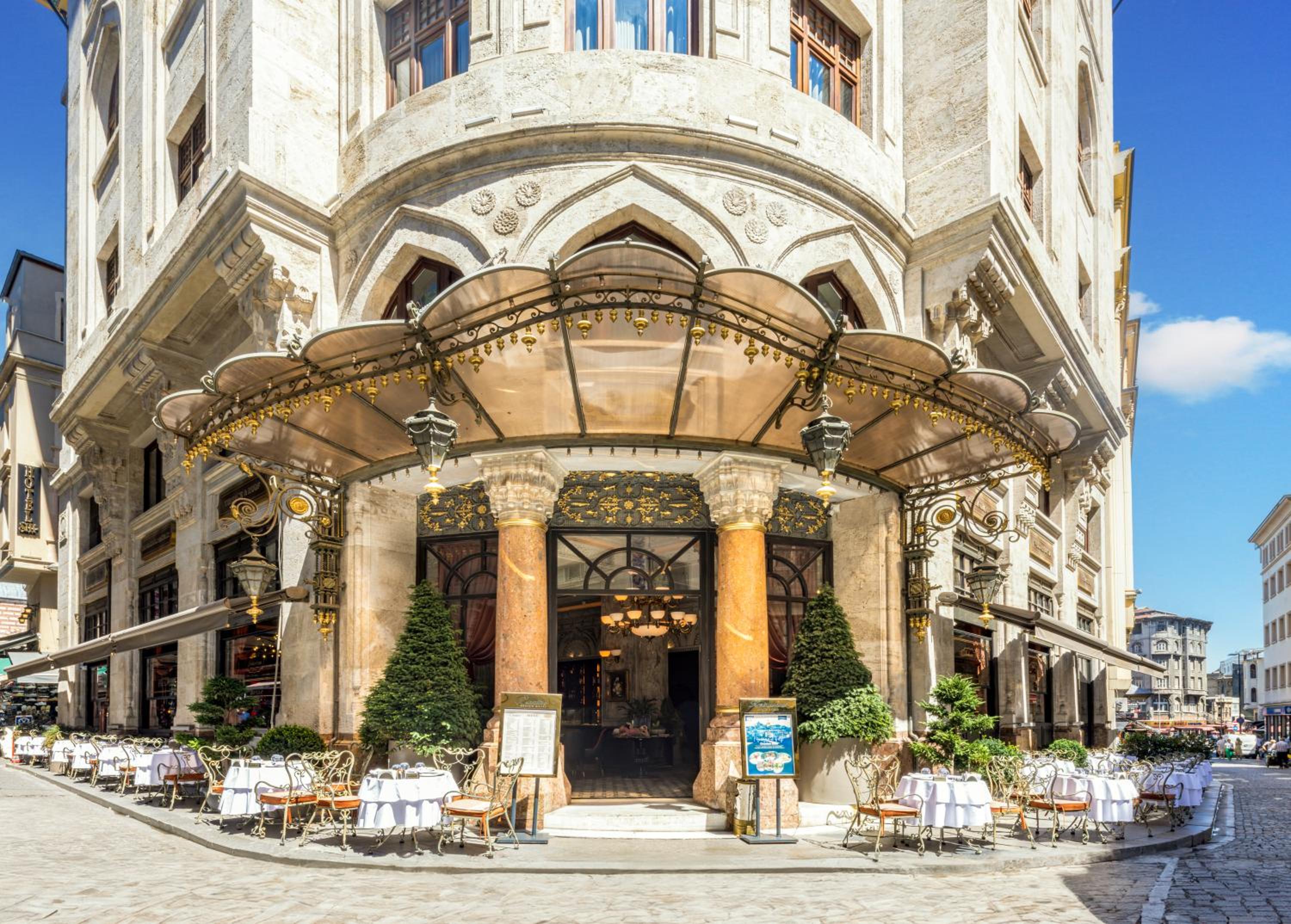 Cronton Design Hotel - Image 12