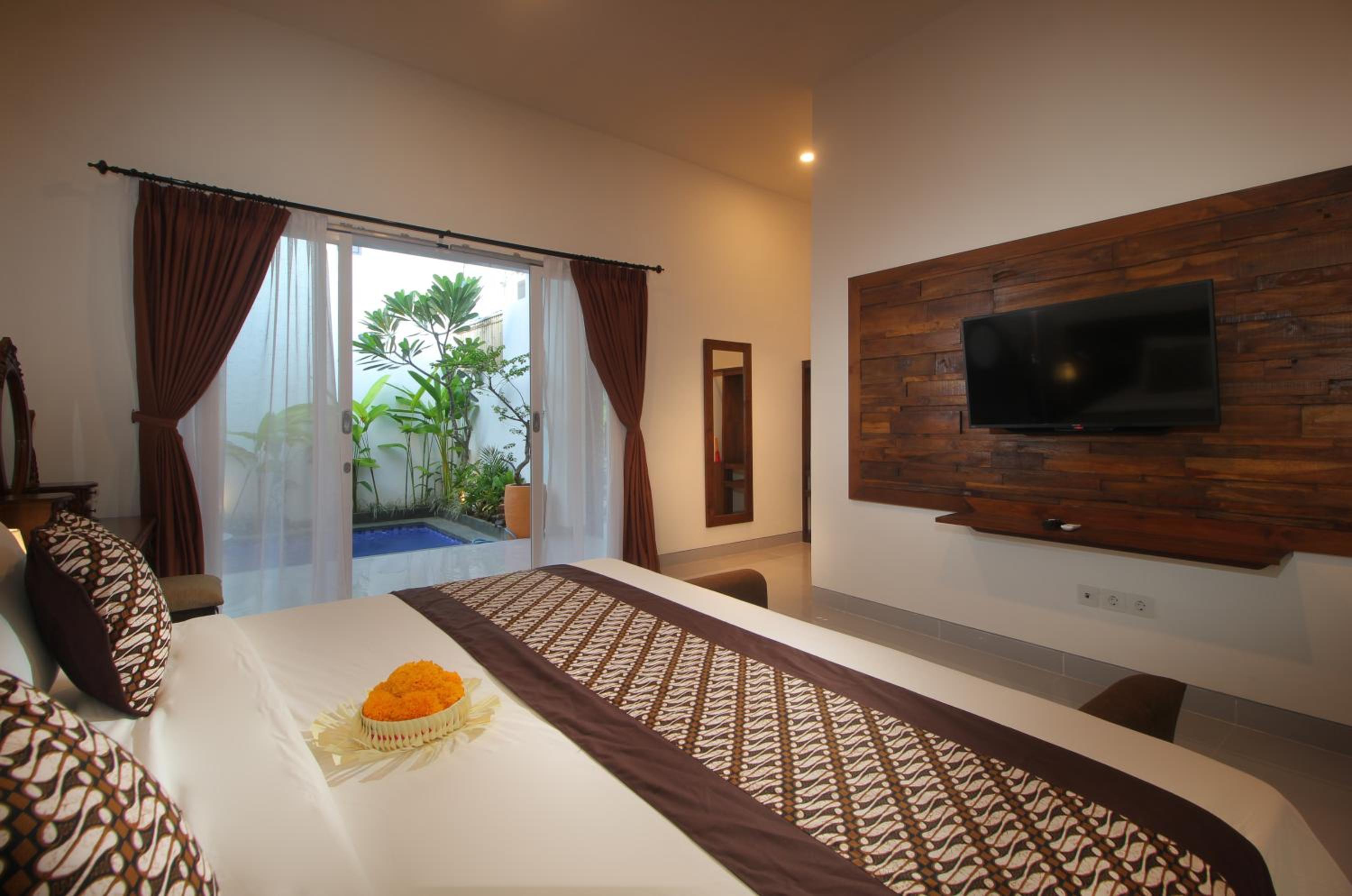 Bougainvillea Villa Seminyak by Parigata