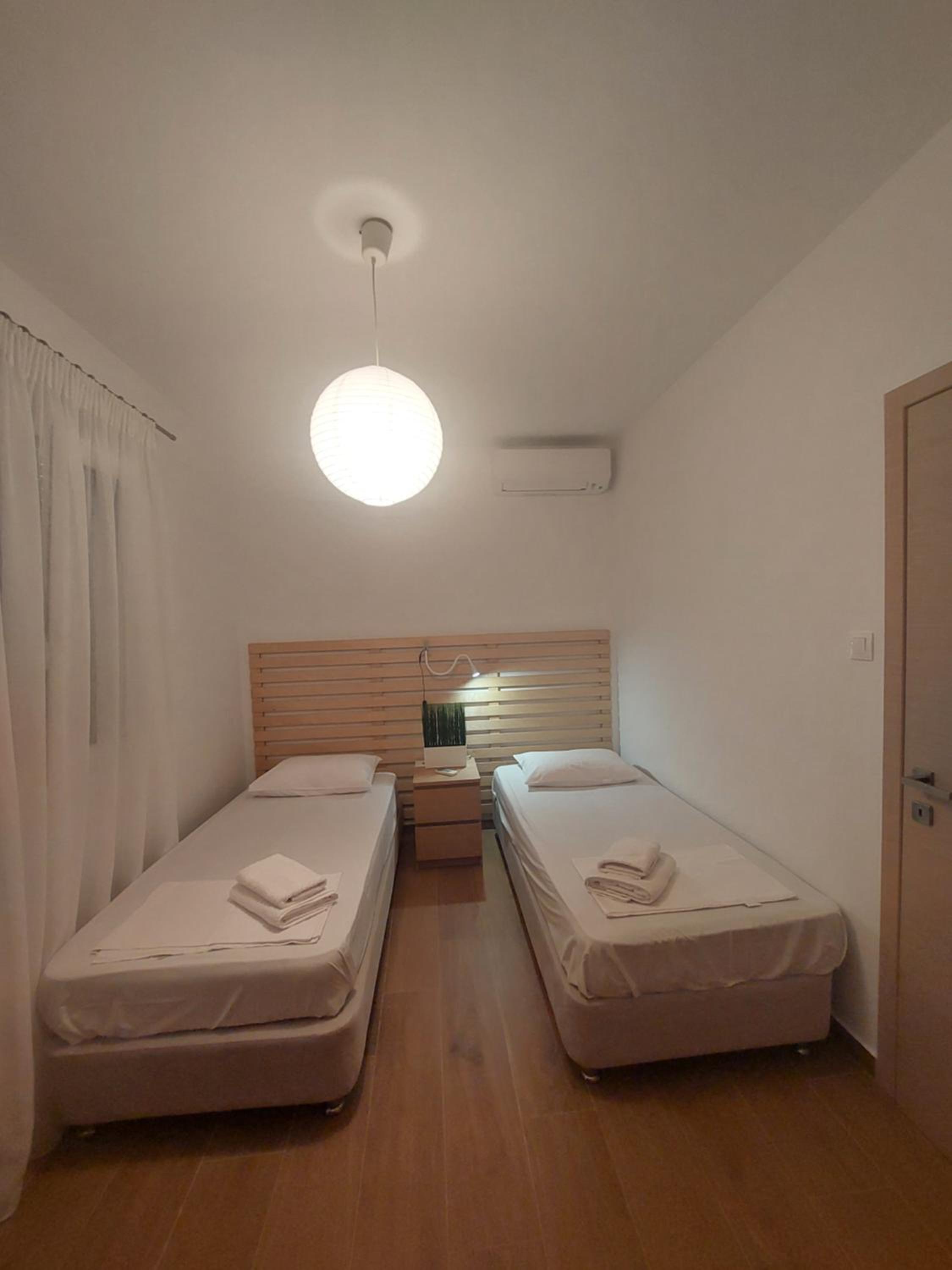 PLATANES PLACE