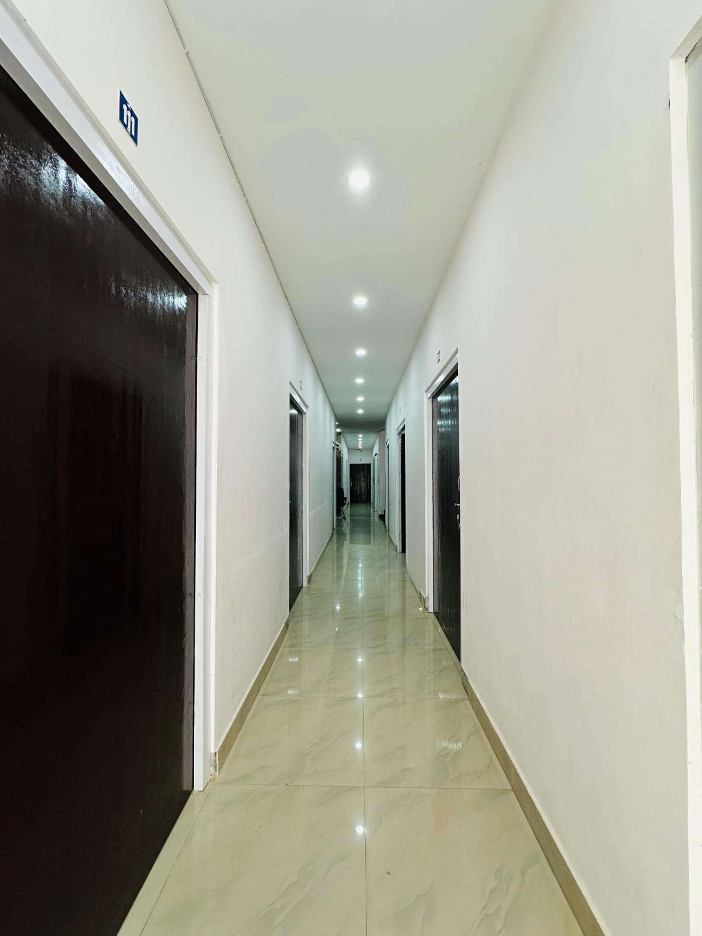 Shivam Guest House Near GNRC and Down Town Hospital