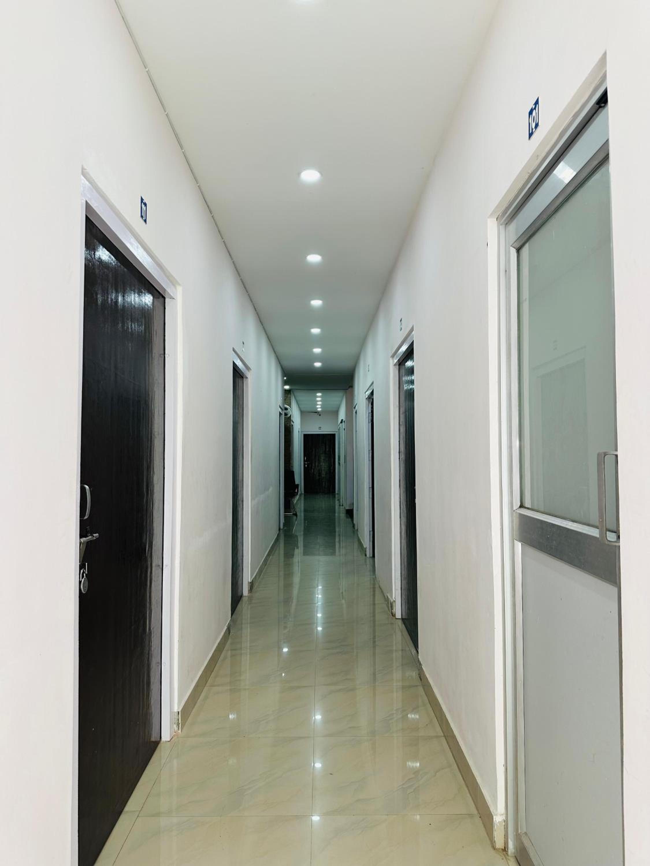 Shivam Guest House Near GNRC and Down Town Hospital