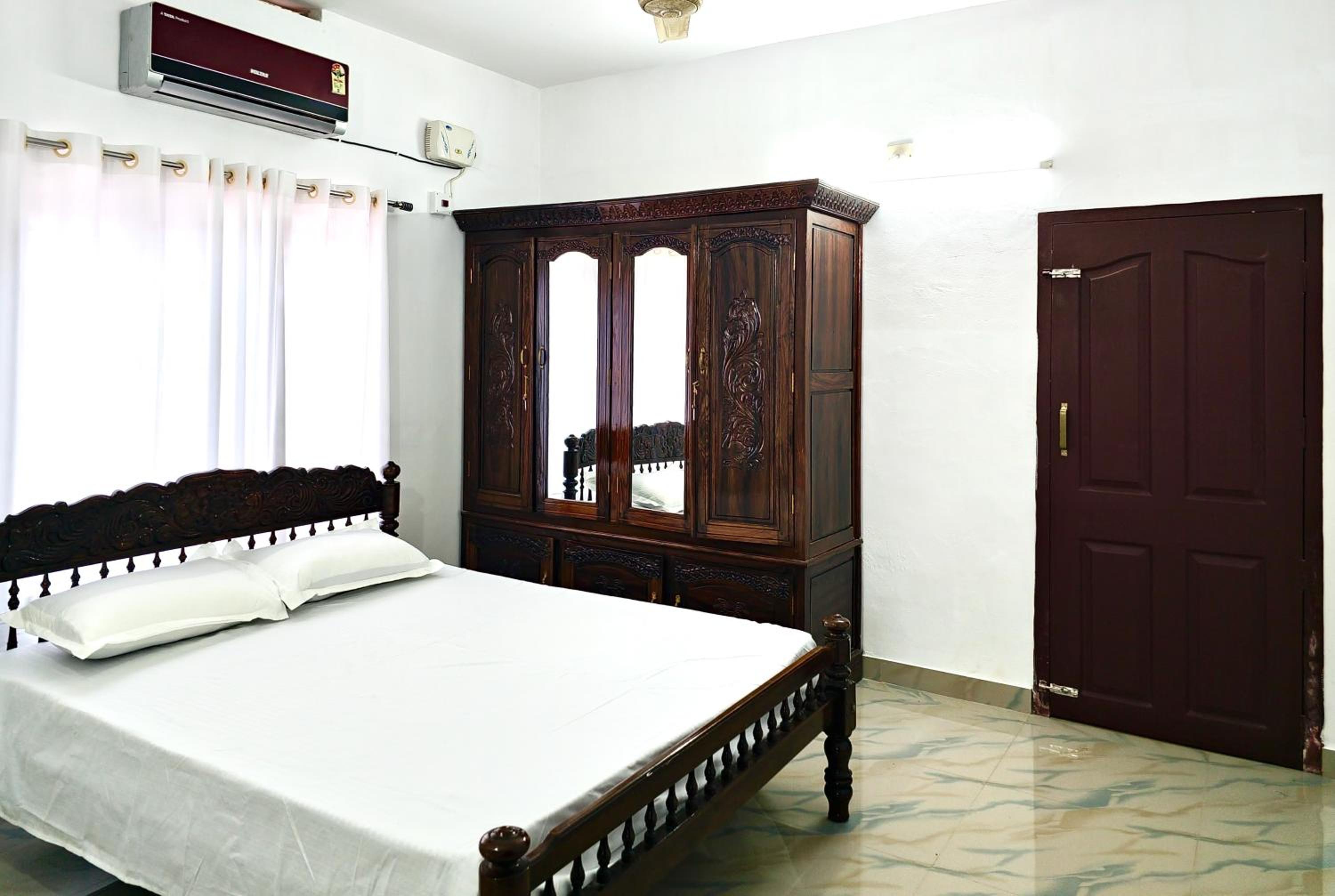 Ambili Riverfront Villa with Party Hall view 2