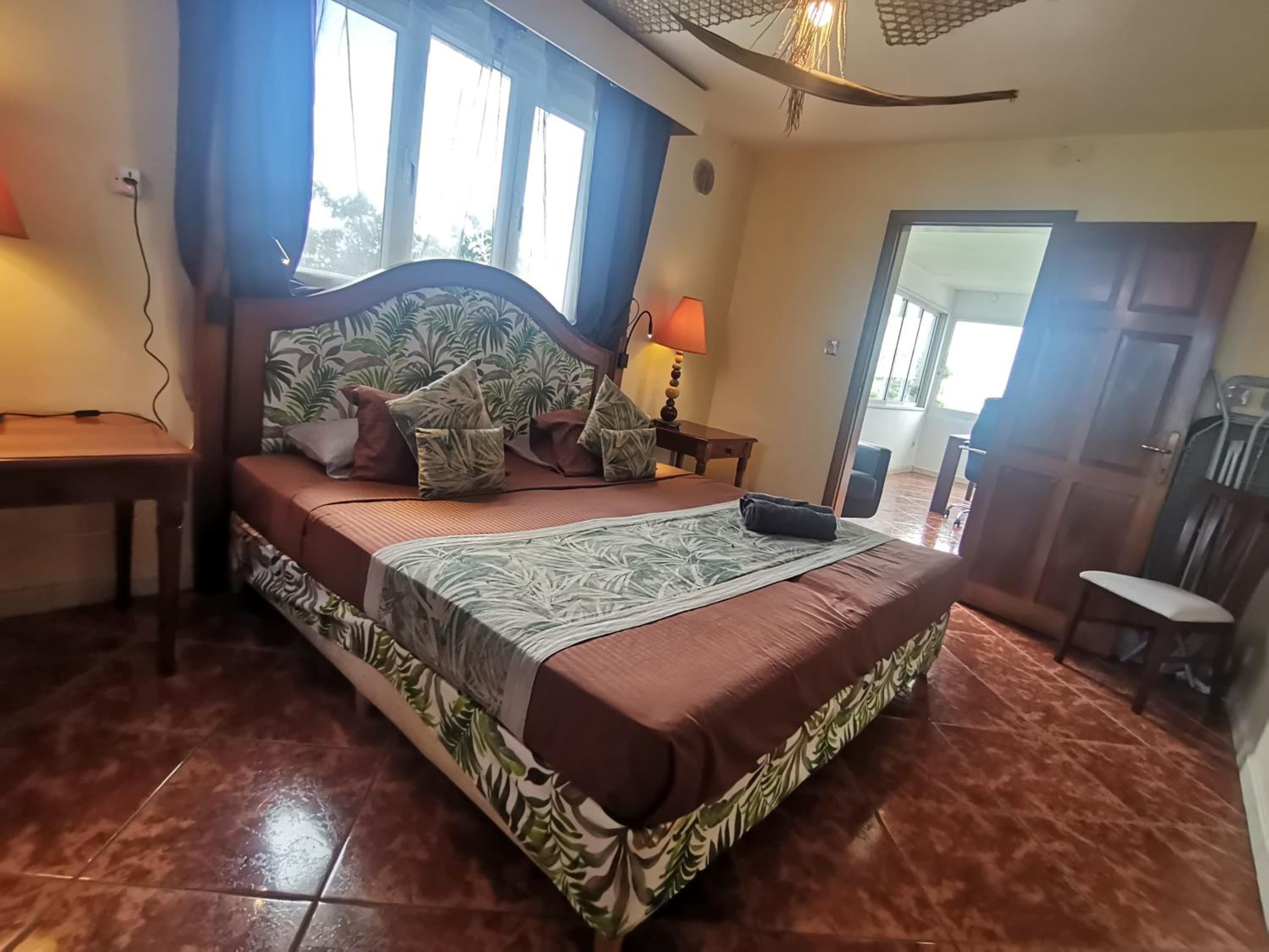Apartment 3bedrooms 2bathrooms rooftop jacuzzi