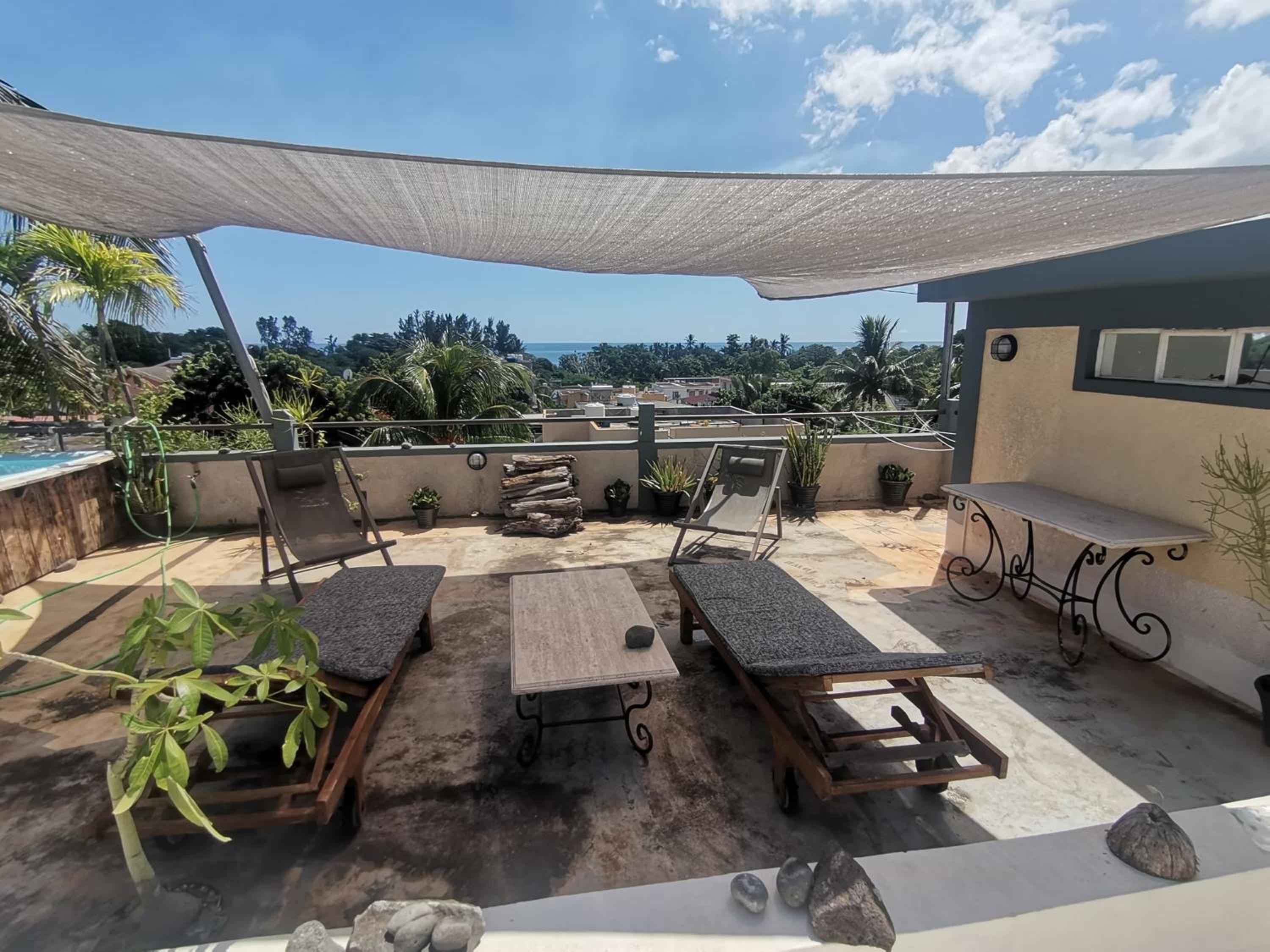 Apartment 3bedrooms 2bathrooms rooftop jacuzzi