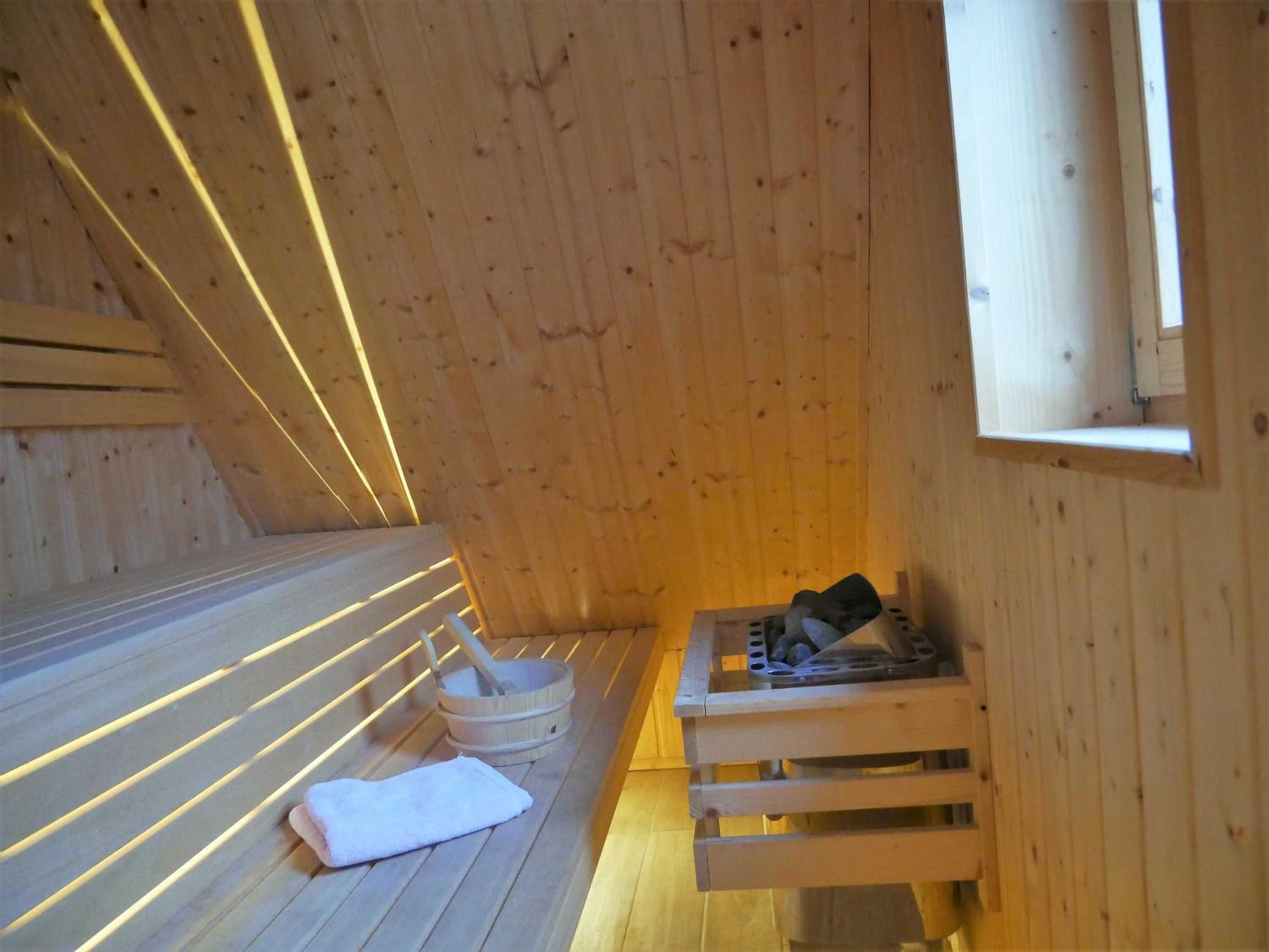 E13 Reetdachhaus 