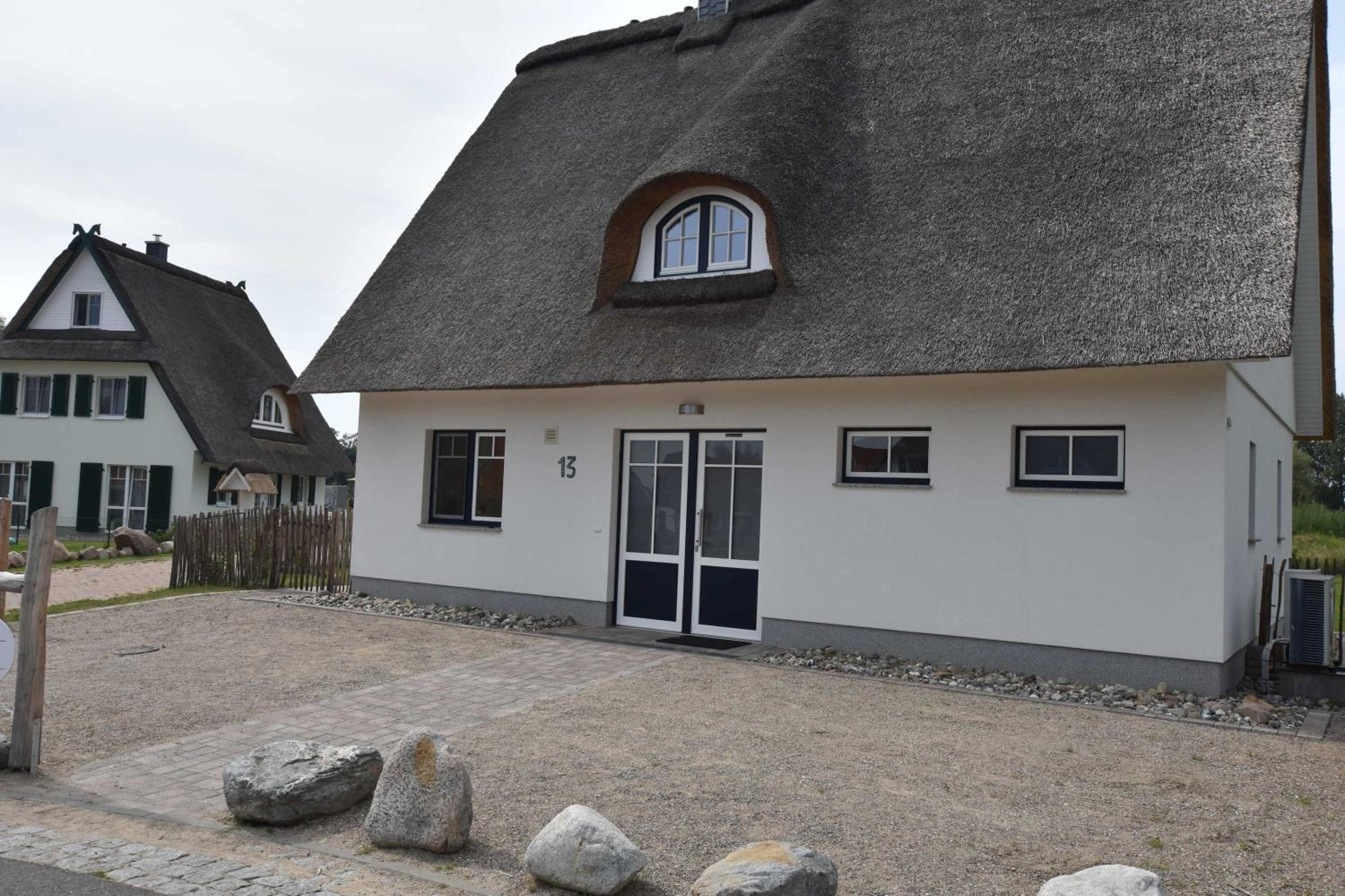 E13 Reetdachhaus 