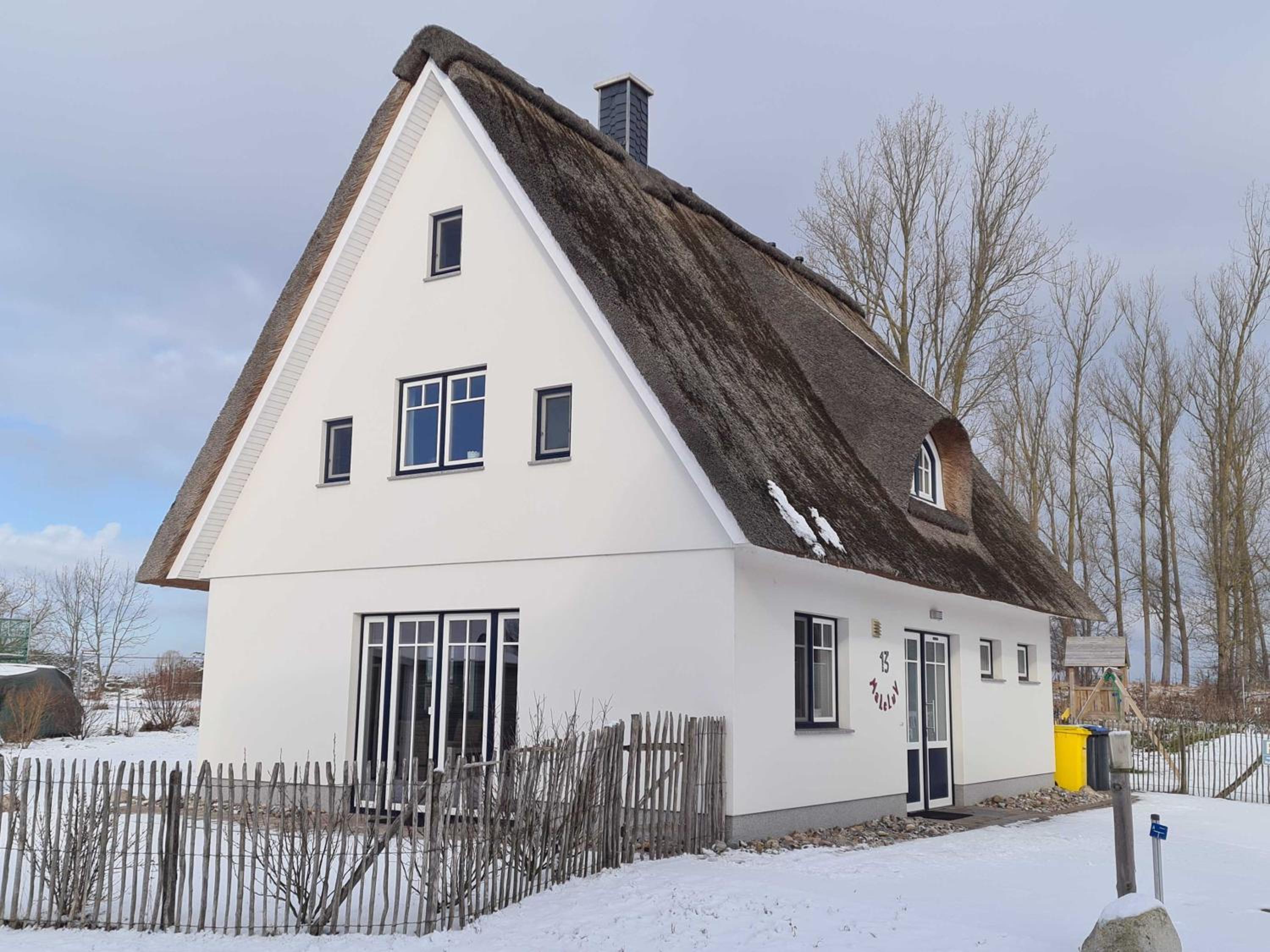 E13 Reetdachhaus 