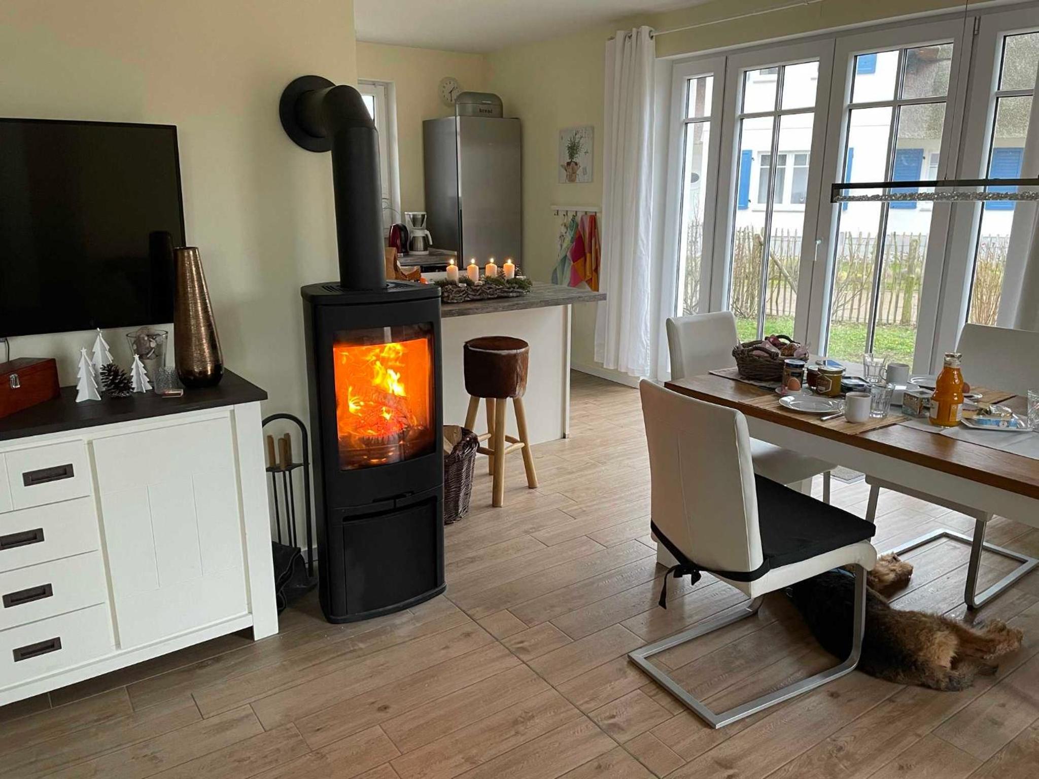 E13 Reetdachhaus 