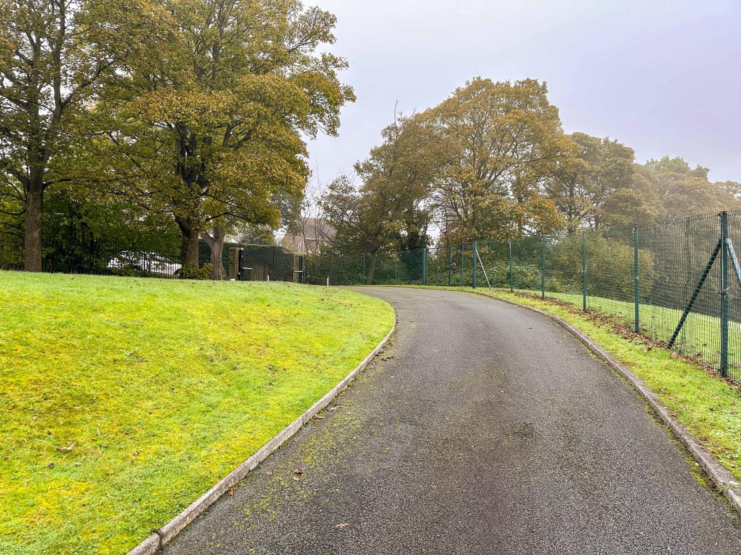 2 Bed - 2 Bath - Duplex Apartment next to LBU-Headingley Centre-YCC Arena-Families-Relocators view 5