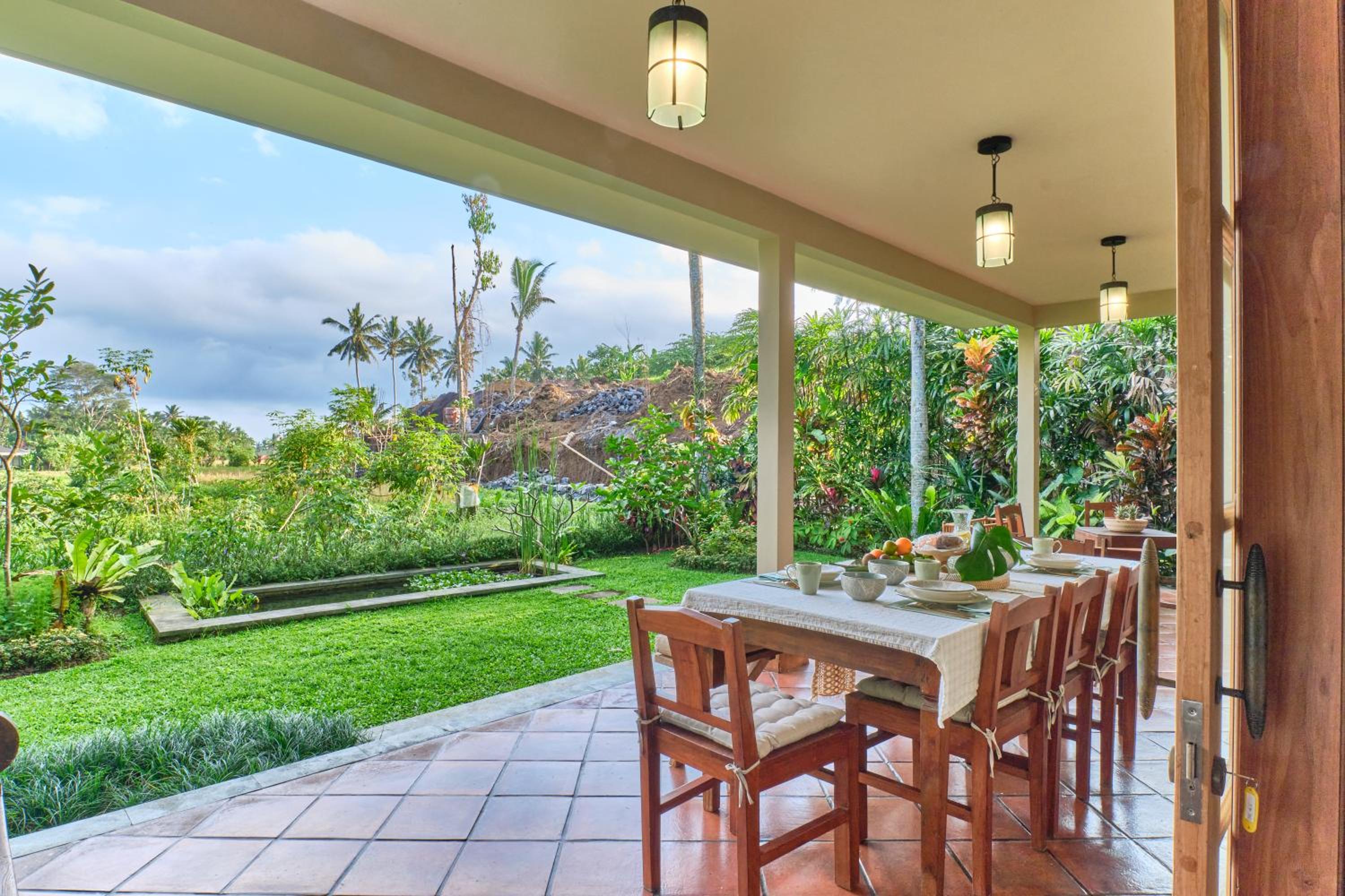Balinese Antiques Single Level 3BR Villa in Ubud view 4