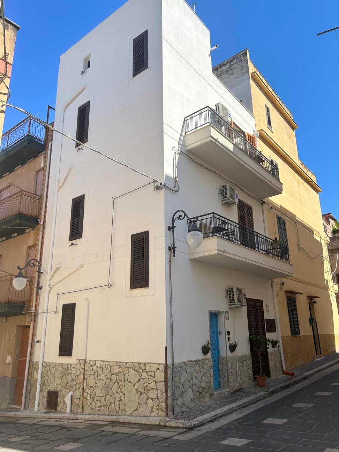 La Gorgone, Sicily apartments, Casteldaccia Experience