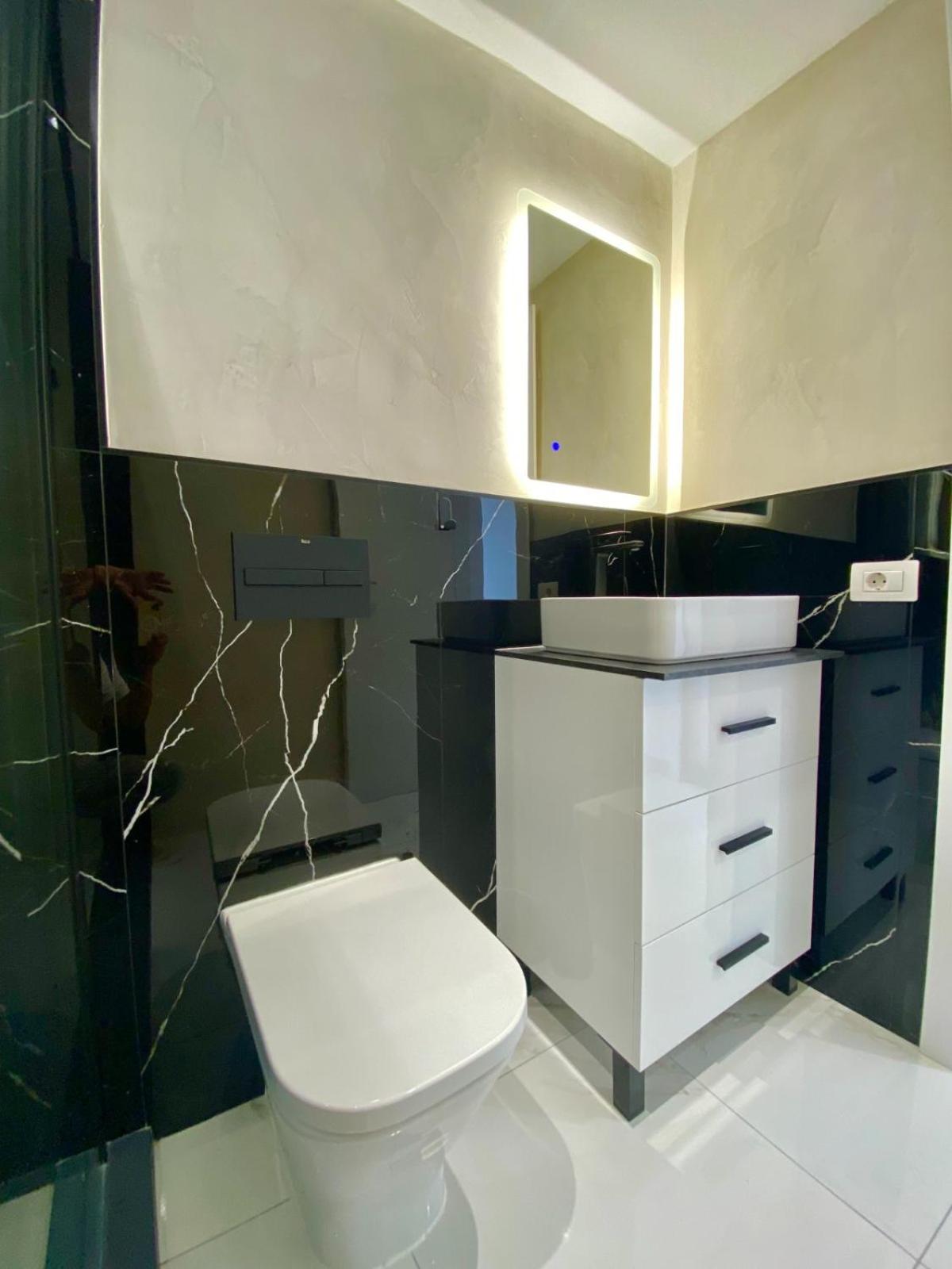 JADE exclusives apartment in Las Americas