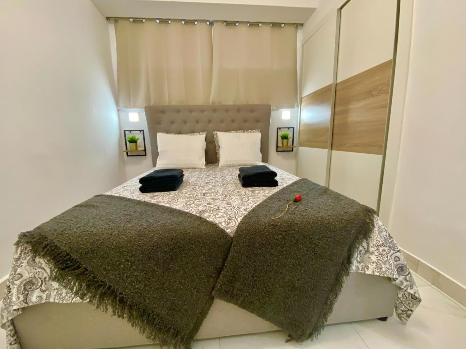 JADE exclusives apartment in Las Americas
