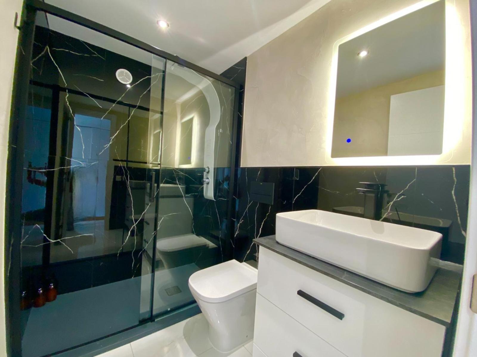 JADE exclusives apartment in Las Americas