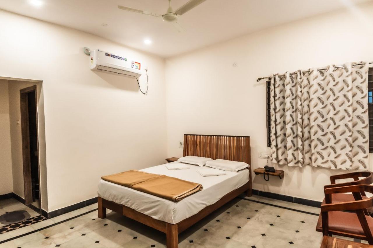 HAMPI DELMONT RESORT
