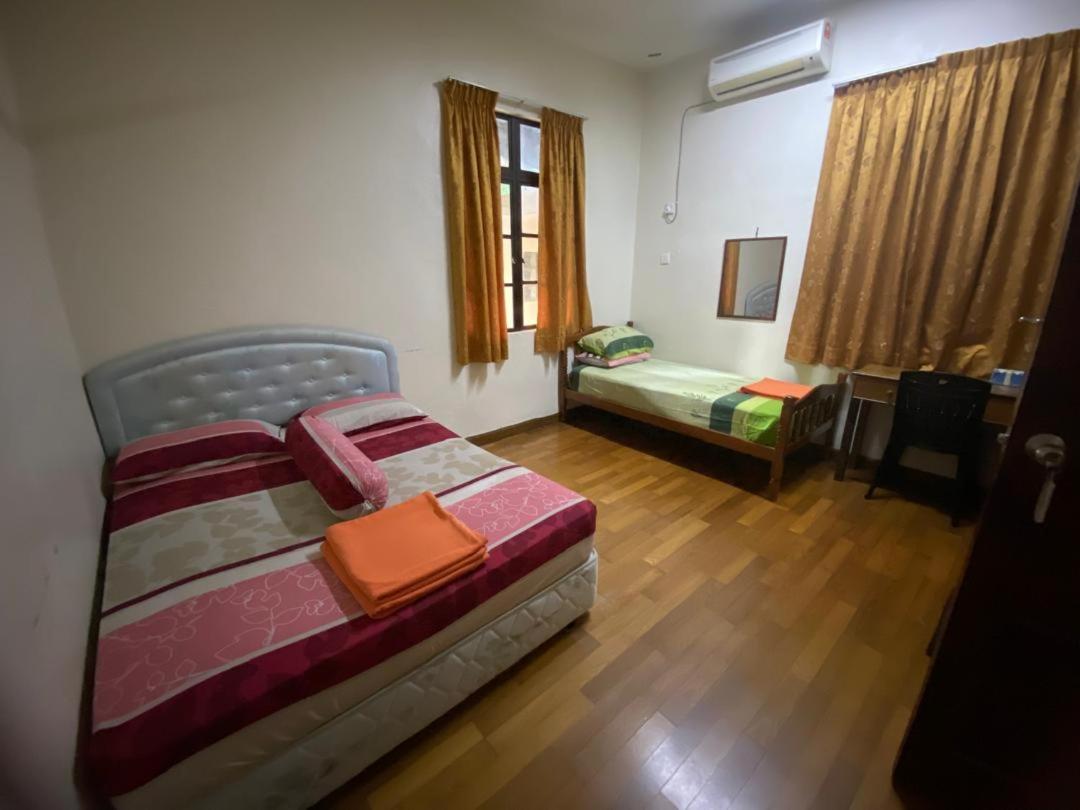 JBK Villa Empire - Roomstay photo 3