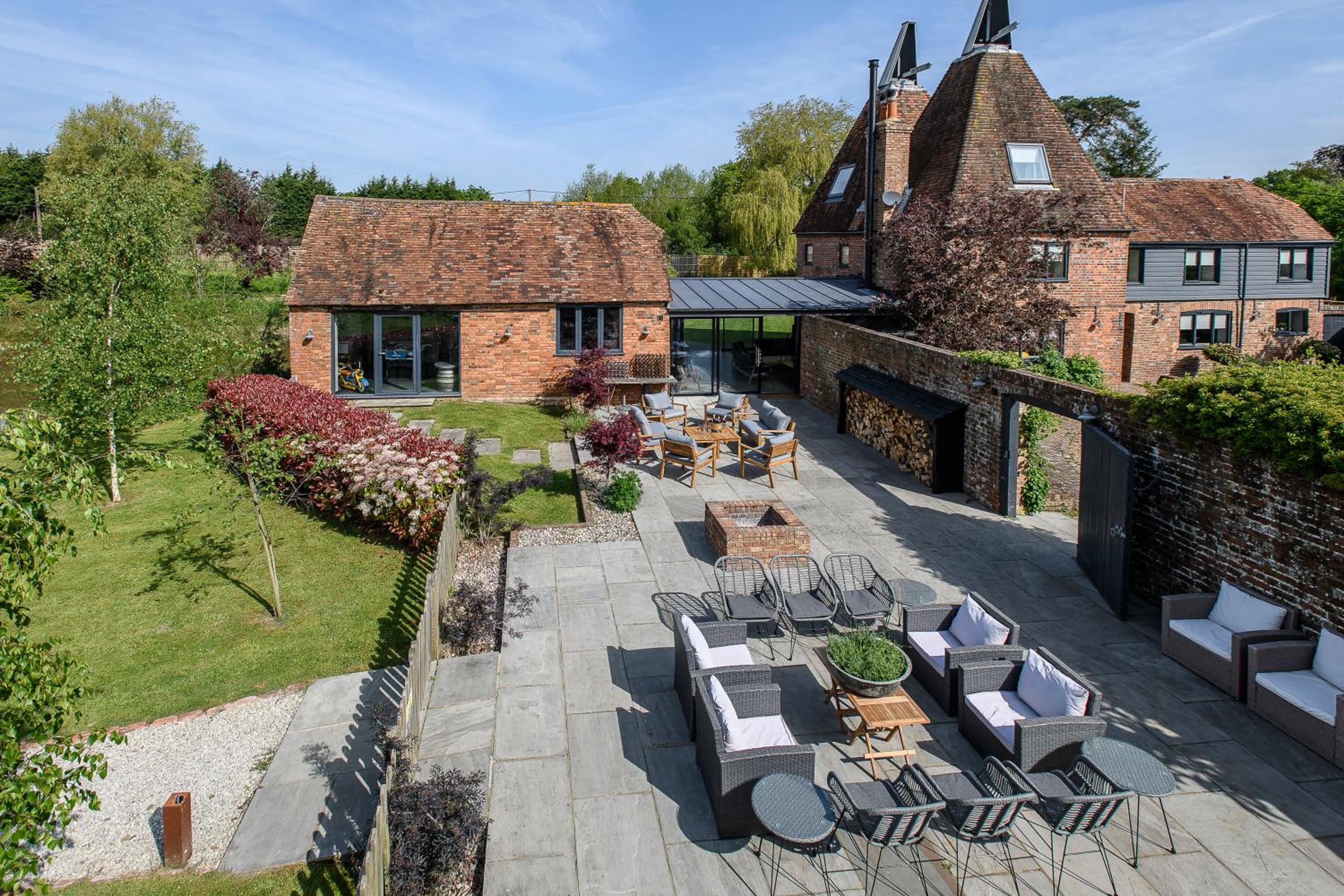Vineyard Oast Sleeps 25 view 4