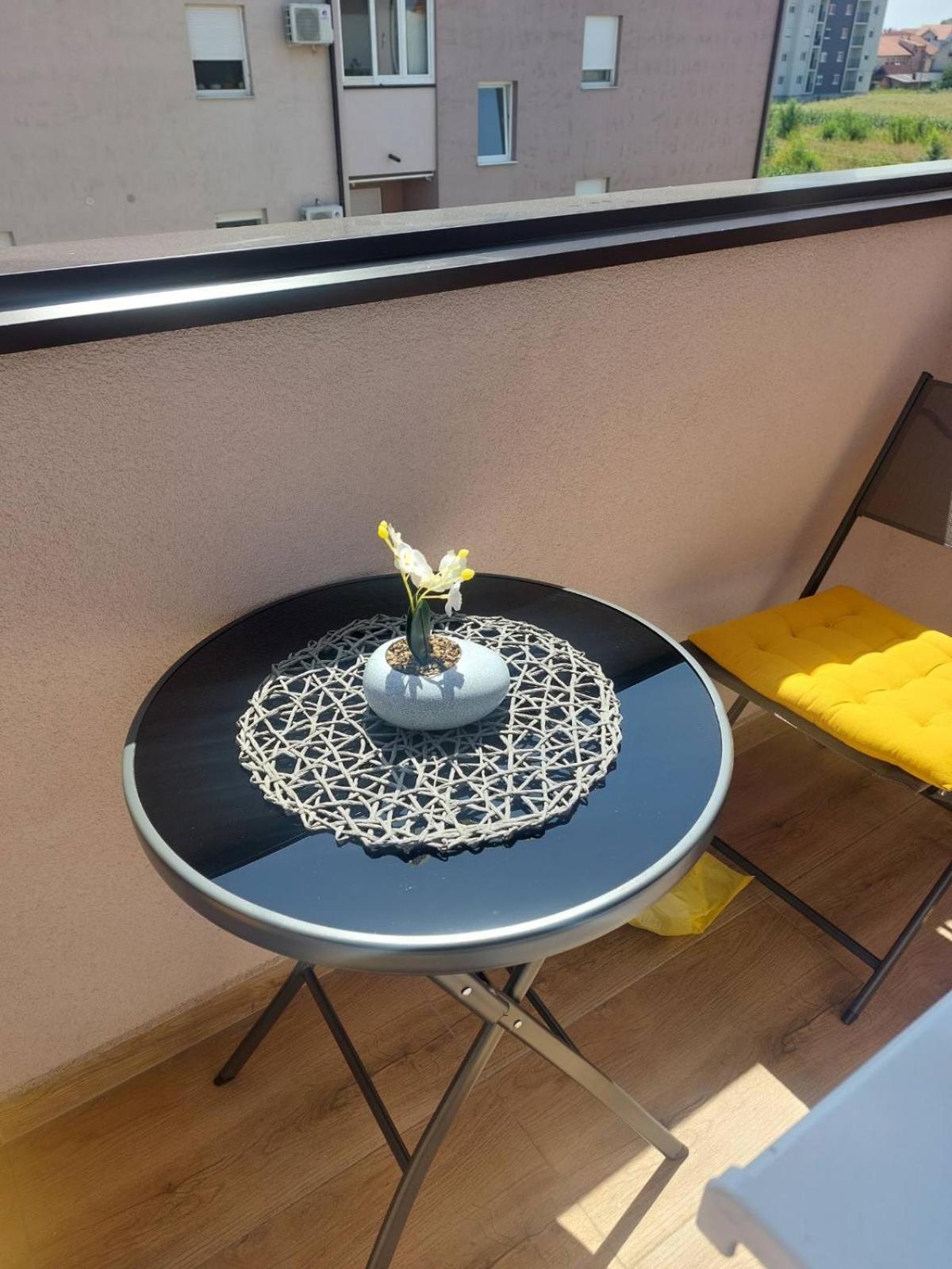 Apartman Ledine