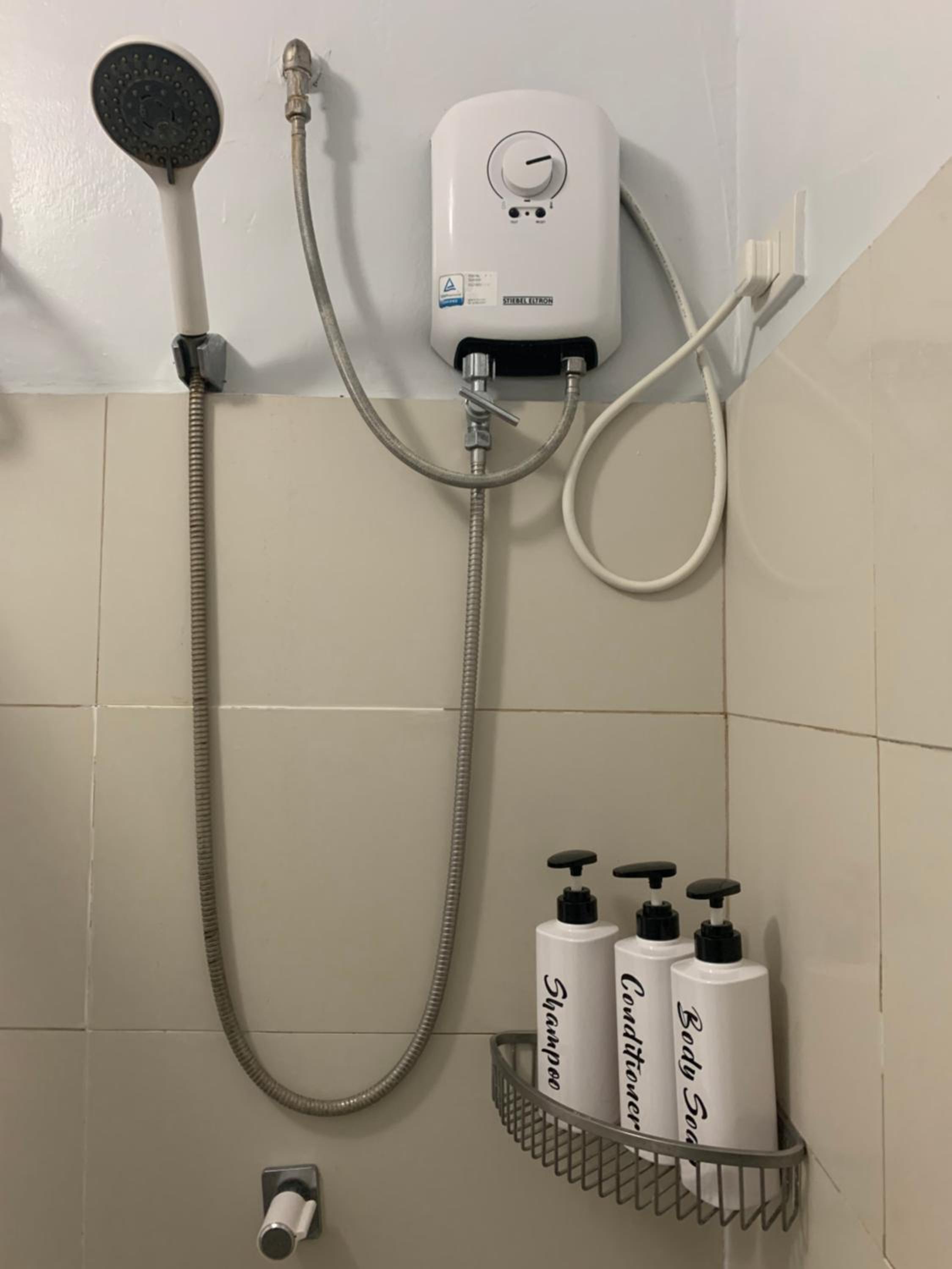 Spacious 2-bedroom condo,Wifi,Netflix,Free Parking