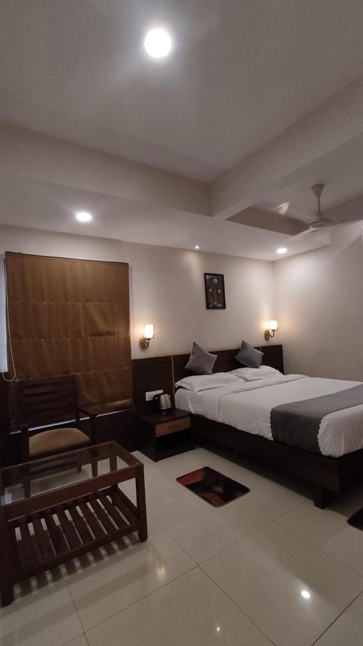 Hotel Assagao Grand
