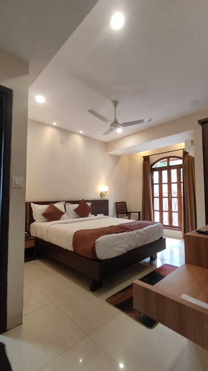 Hotel Assagao Grand