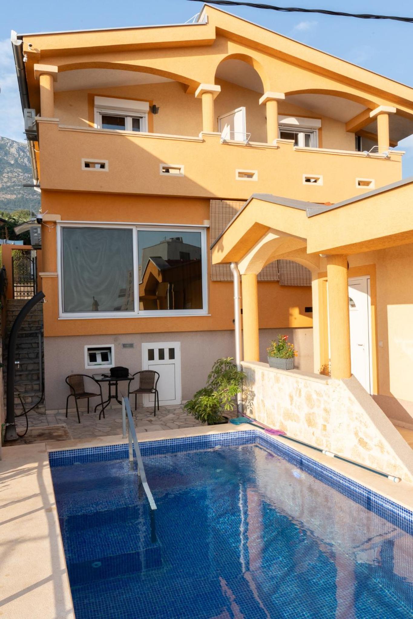 Apartmani Carovac
