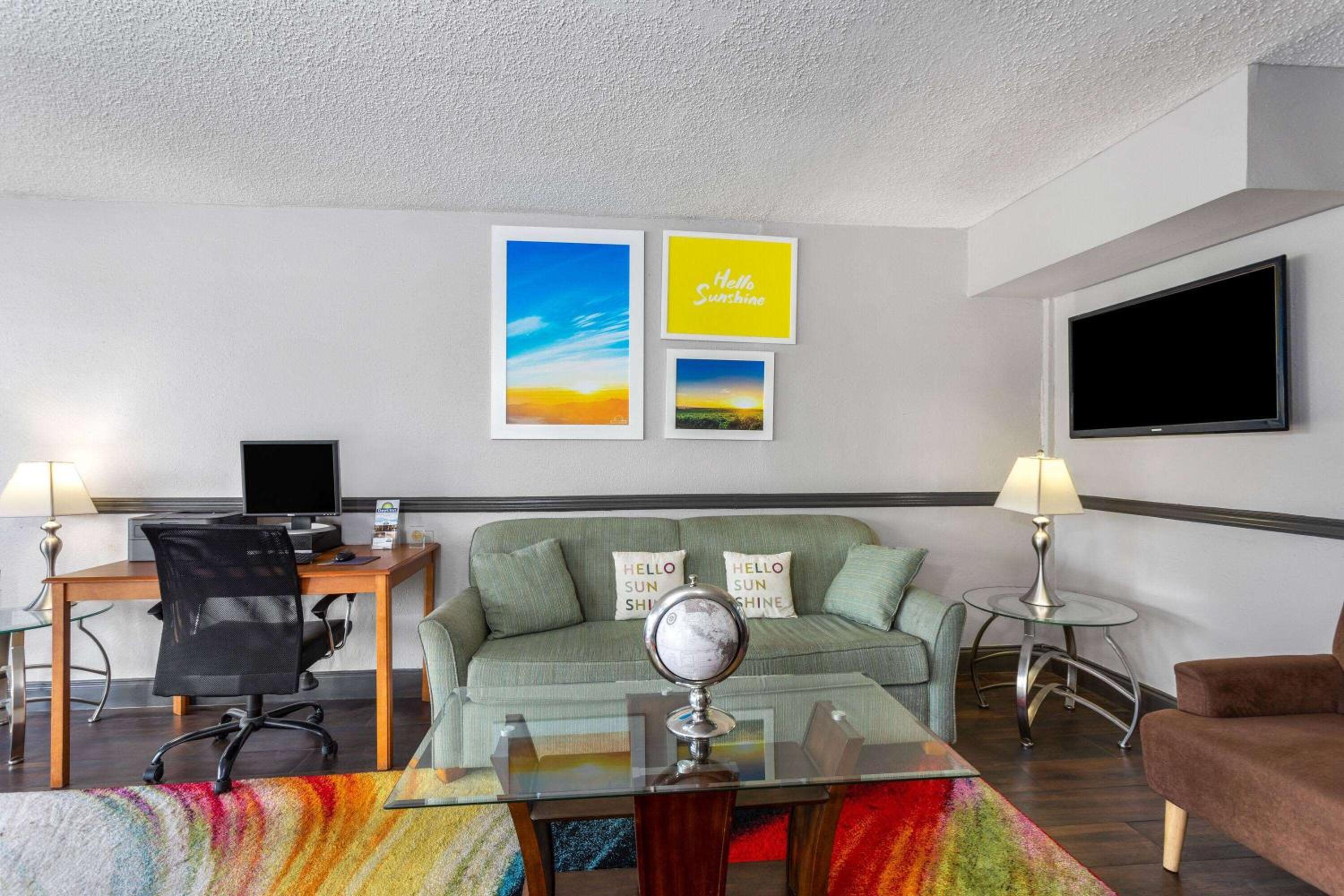 Days Inn by Wyndham Wildwood I-75 view 4
