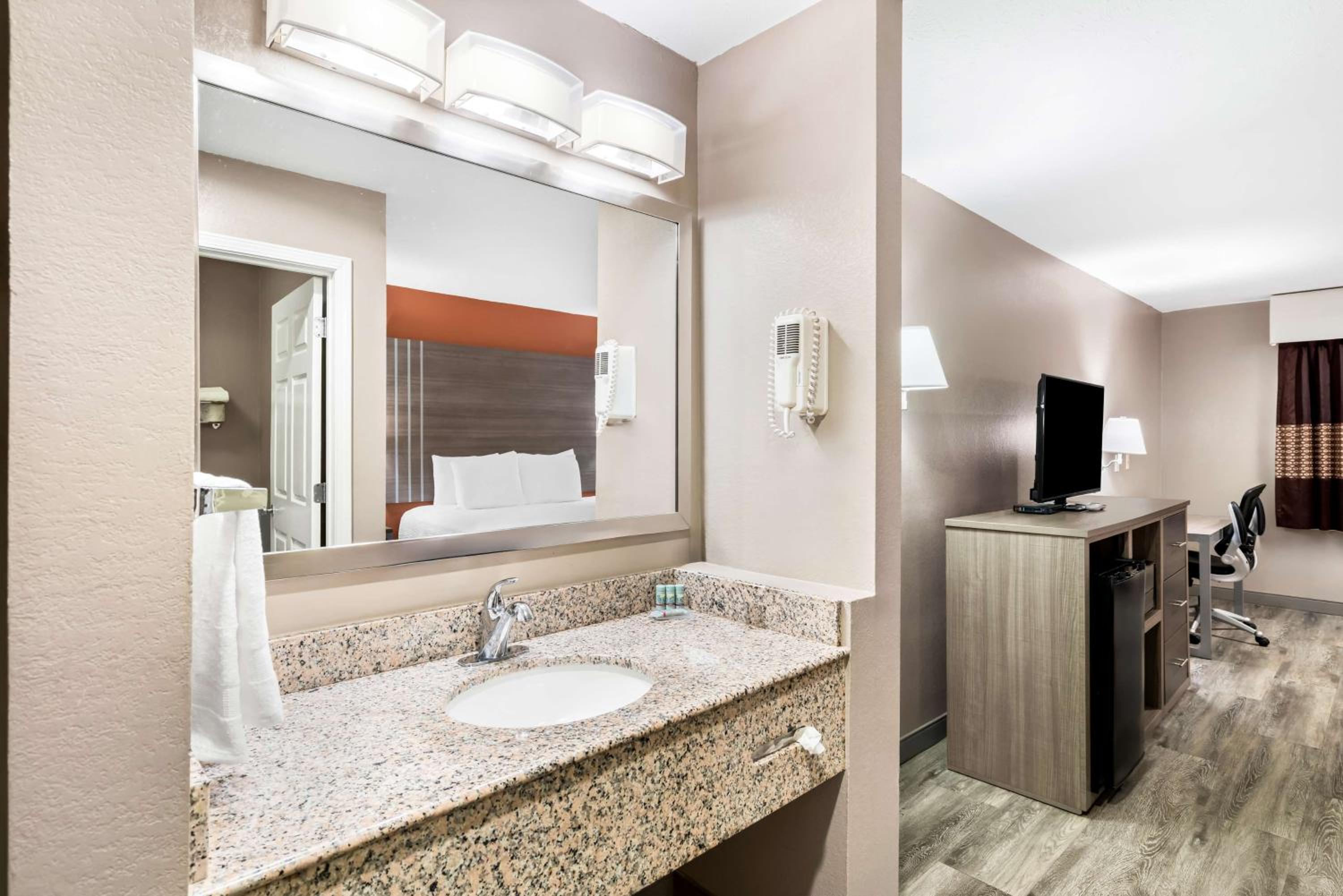Best Western Gateway Inn