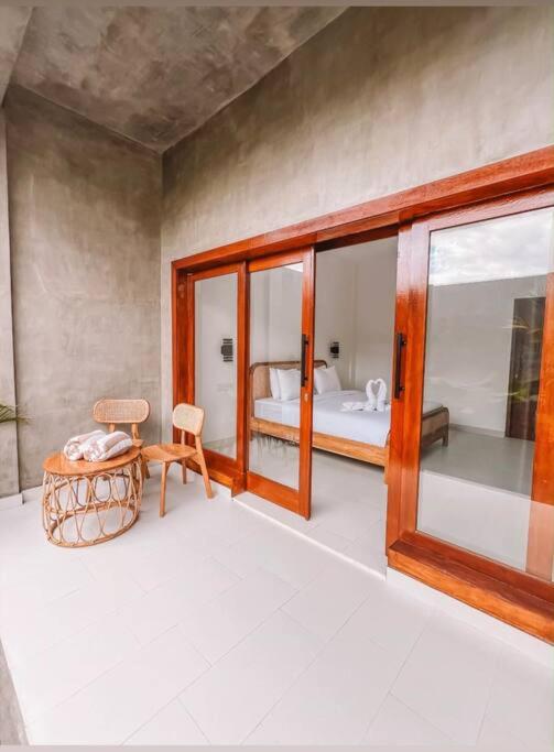 Prime Location Villa Berawa Canggu 3bed — balance & terrace