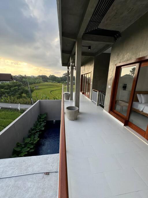 Prime Location Villa Berawa Canggu 3bed — balance & terrace