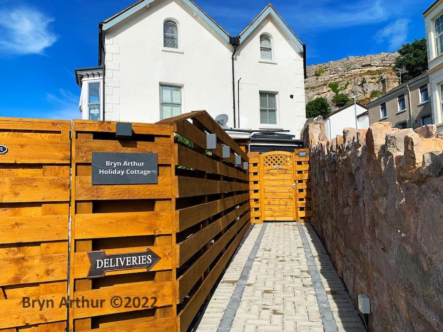 Stunning home in Llandudno with views Bryn Arthur view 4