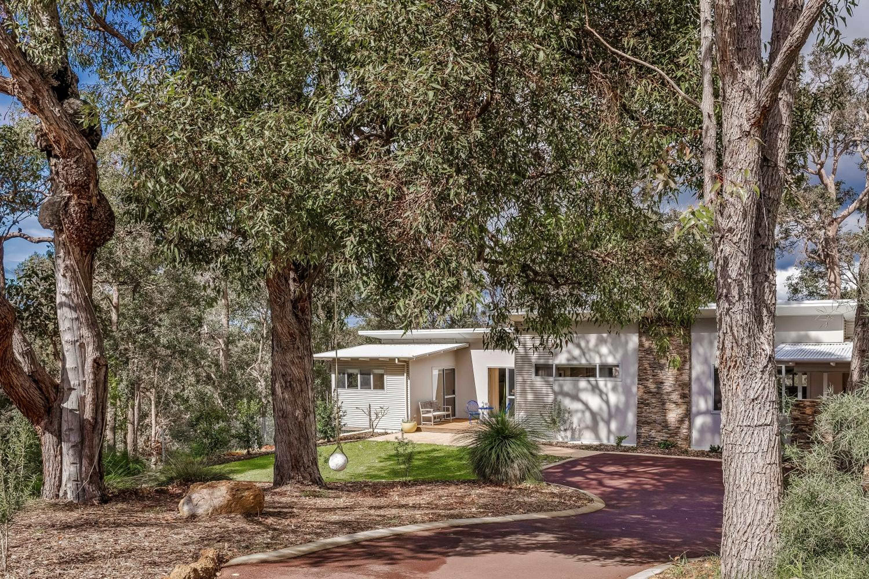 Vintners - spacious, 2 bdrm wings, nature setting