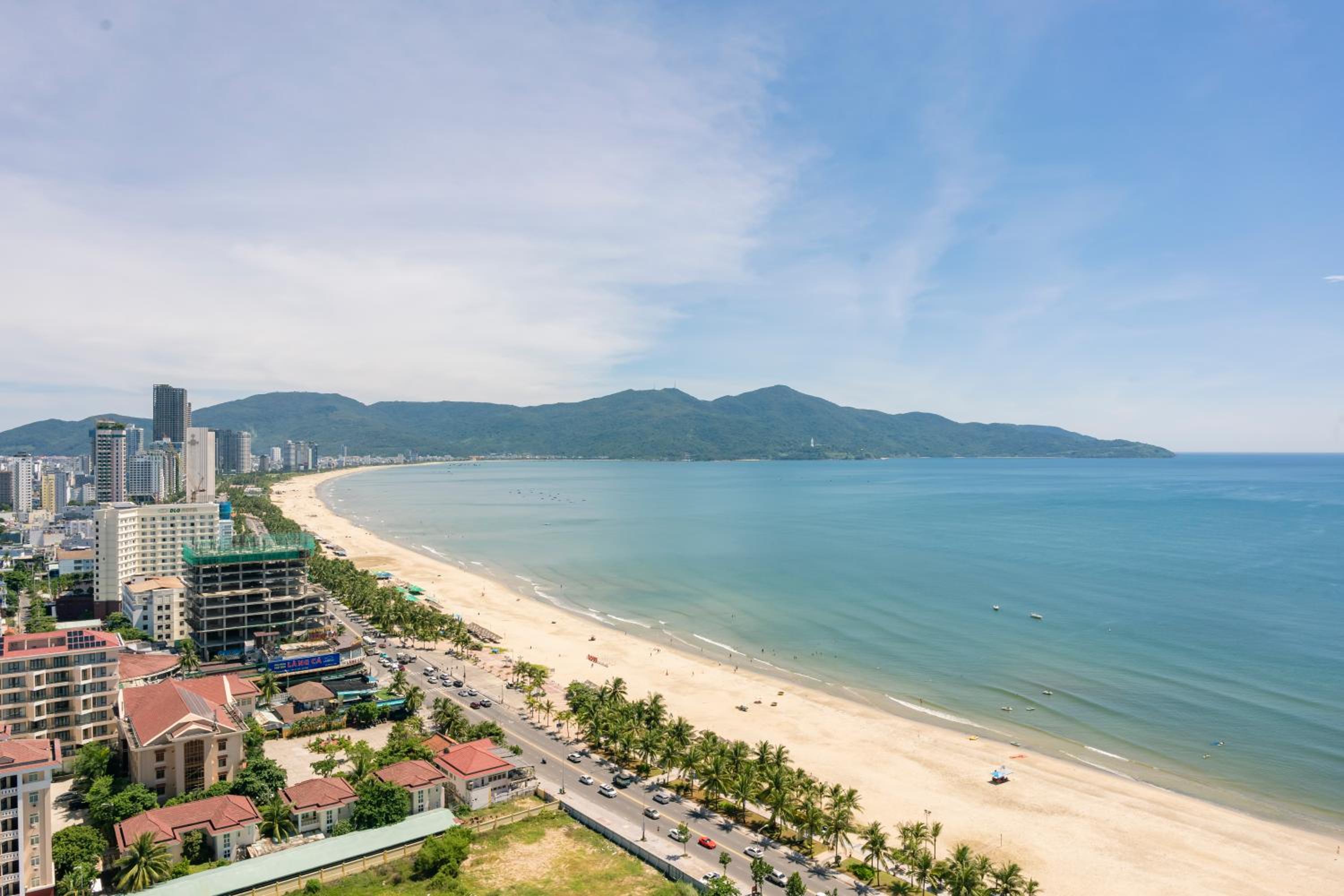 Sóng Homestay - 2BR apartment by Mỹ Khê Beach