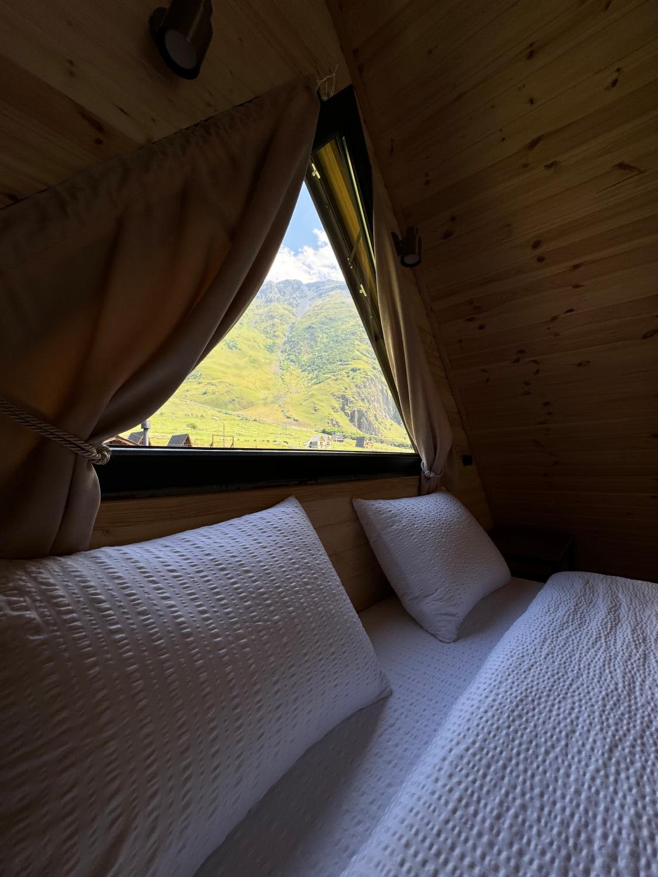 Outdoor Cottages Kazbegi