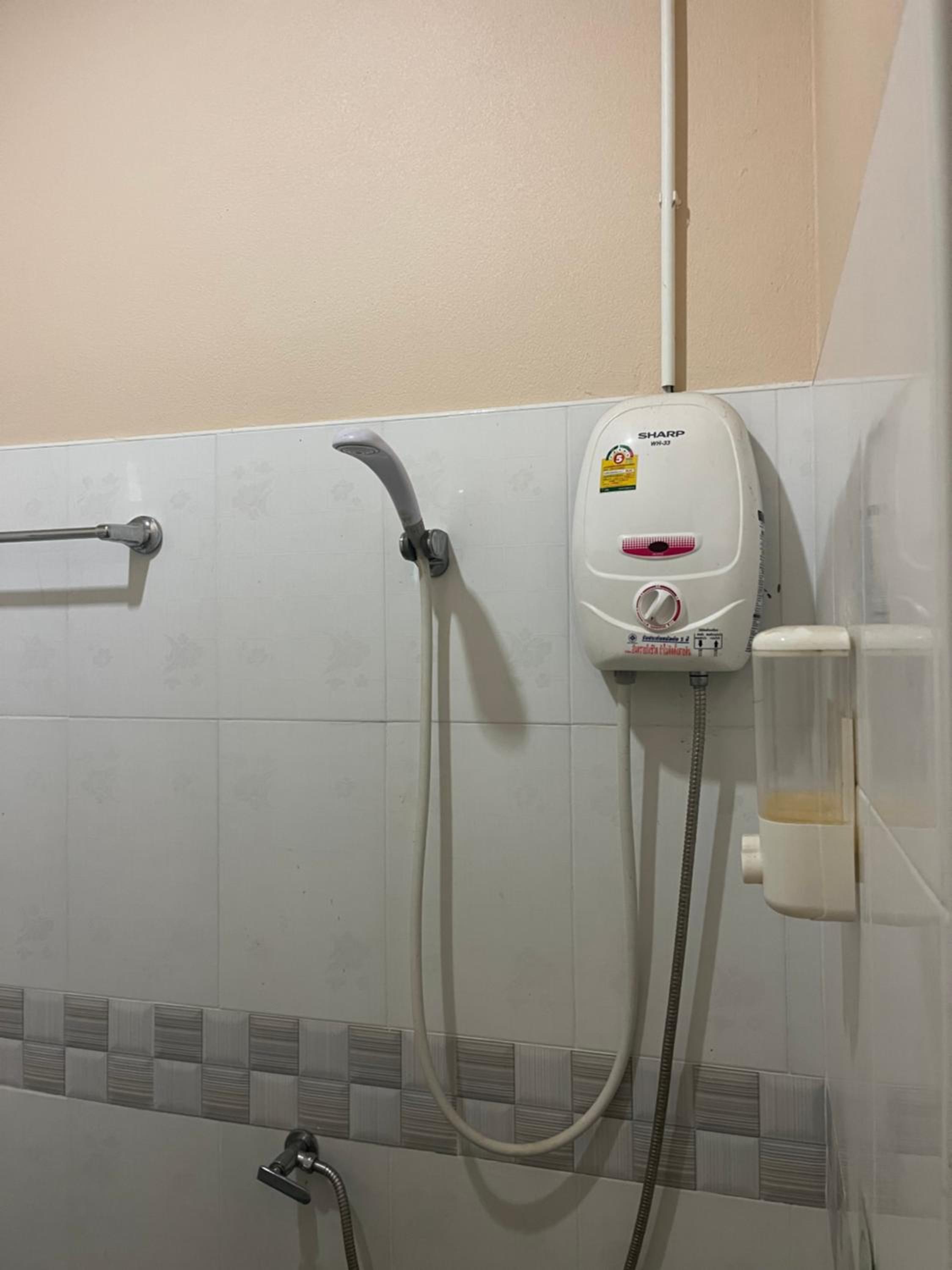 Khaosok city hostel