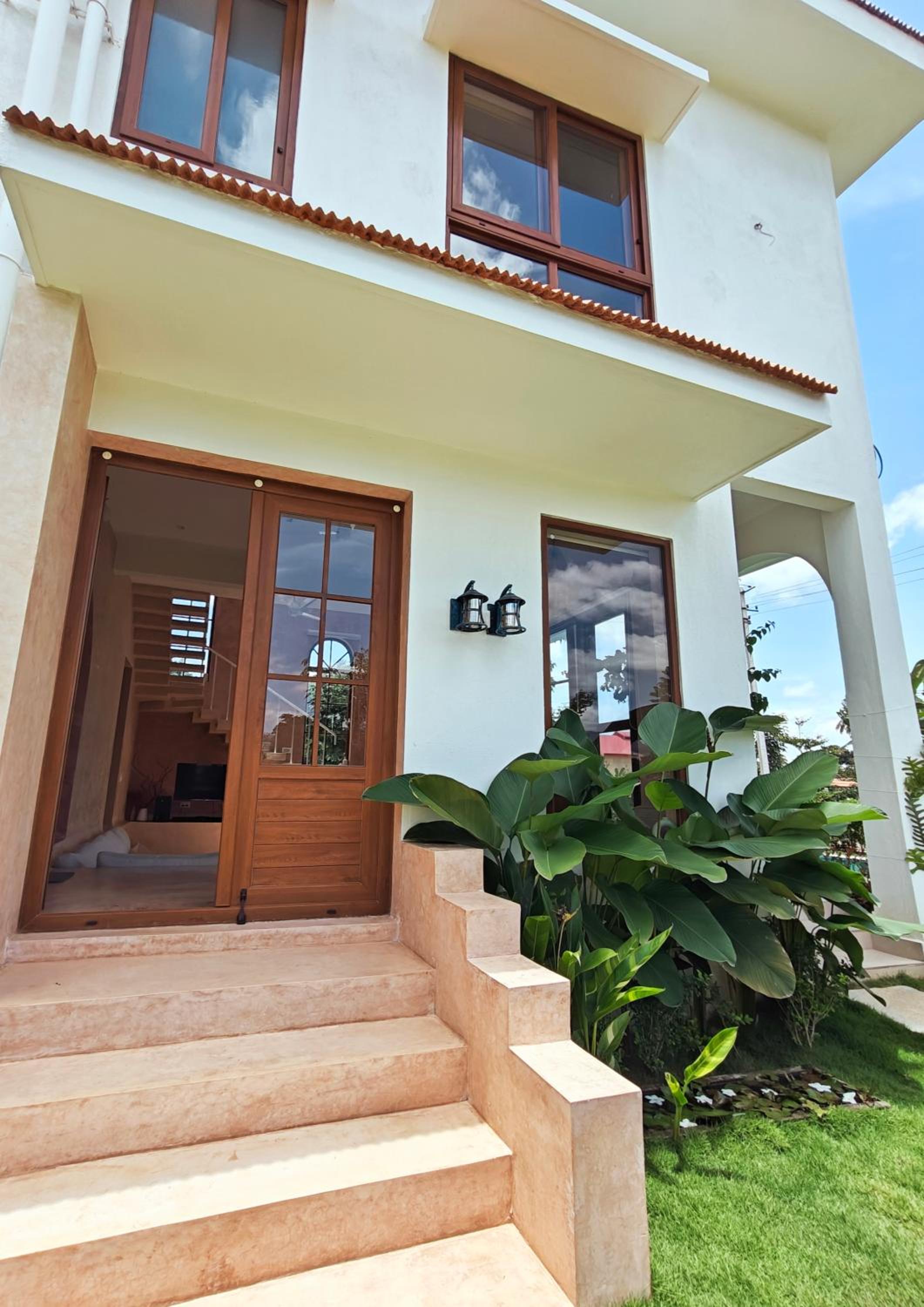 Tuscan Breeze, Nandi Hills