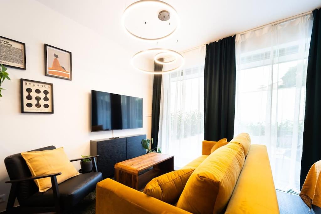 Gold Garden Terrace Apartment