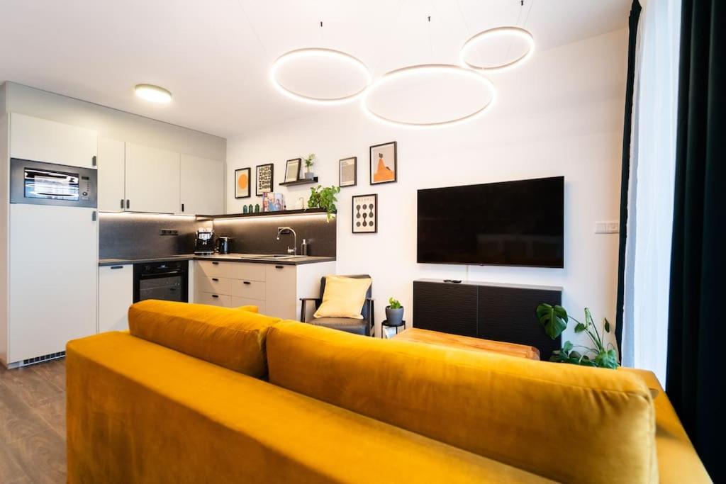 Gold Garden Terrace Apartment