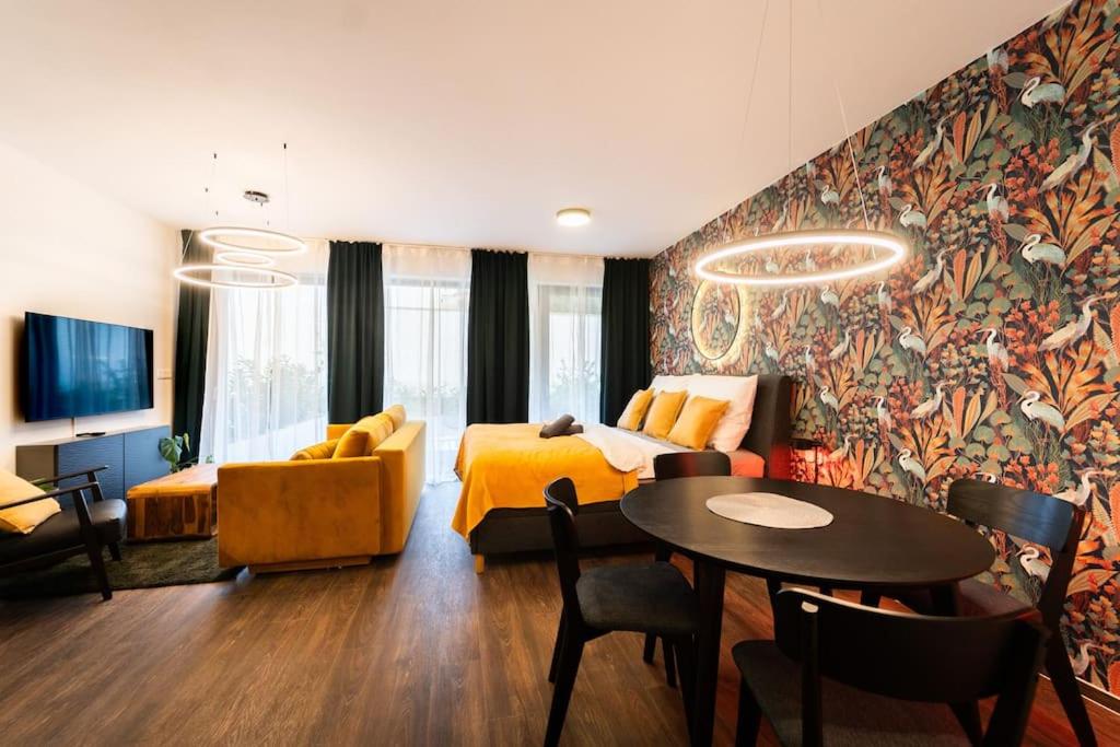 Gold Garden Terrace Apartment
