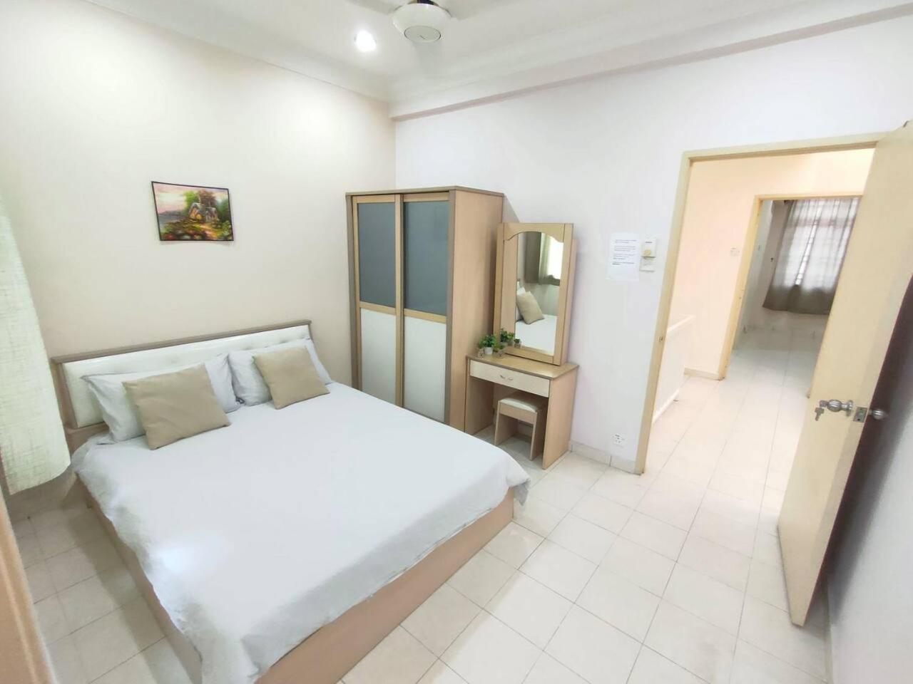 99 homestay teluk intan 5 min to Leaning Tower photo 8