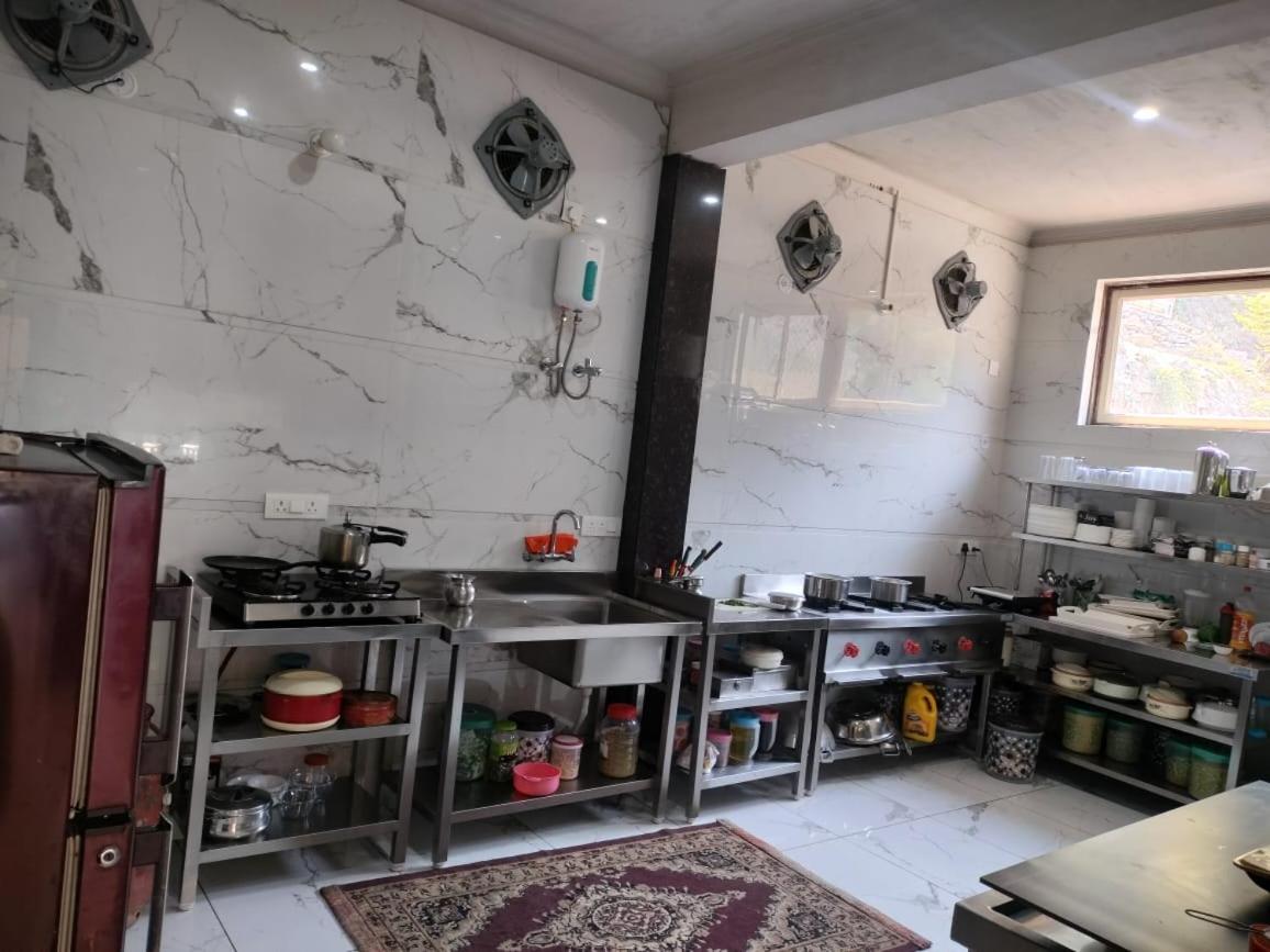 BAJRANG HOME STAY Kainchi Dham view 5