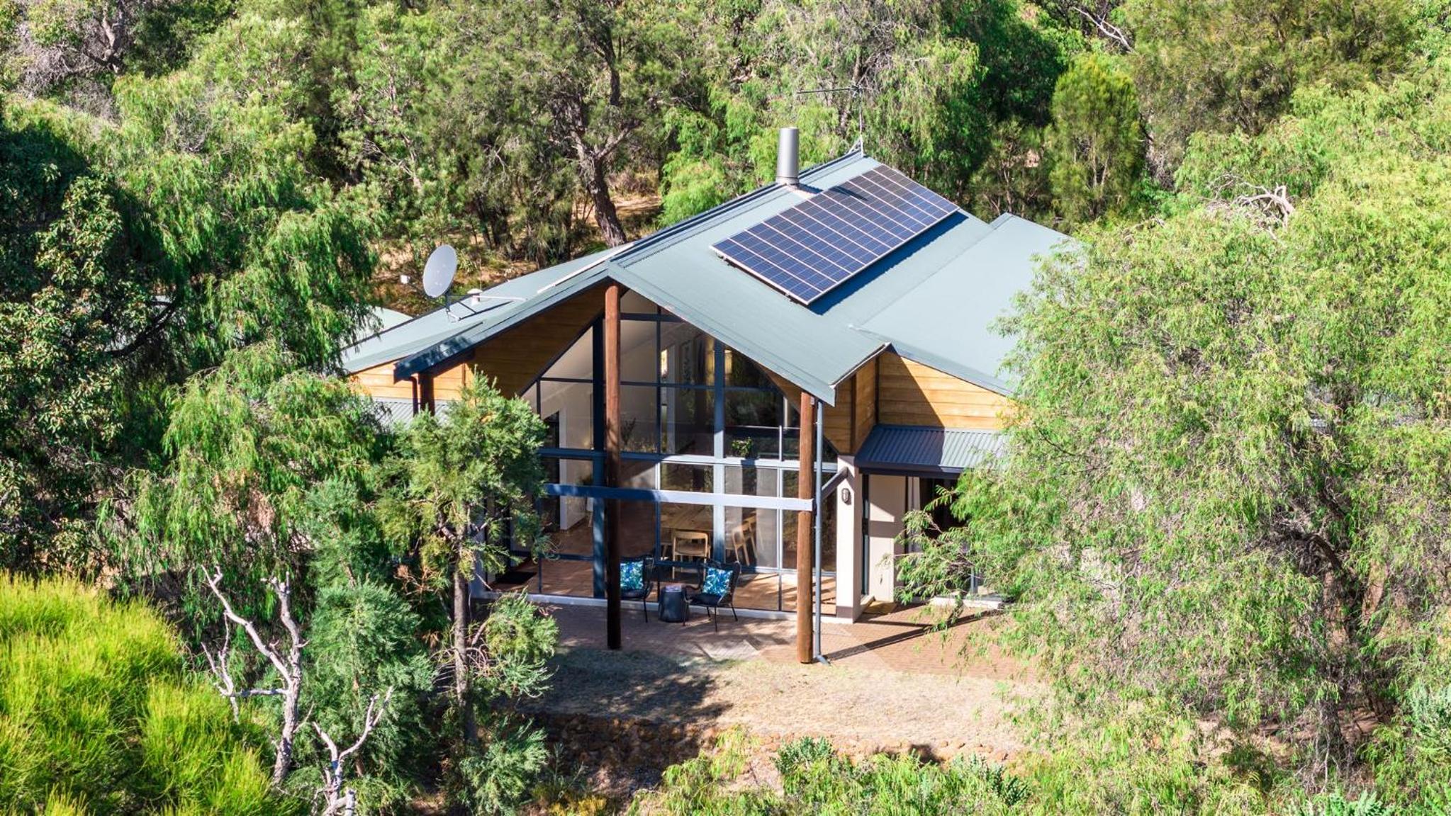 Inji Homestead - 5 acre holiday home in Margaret river region