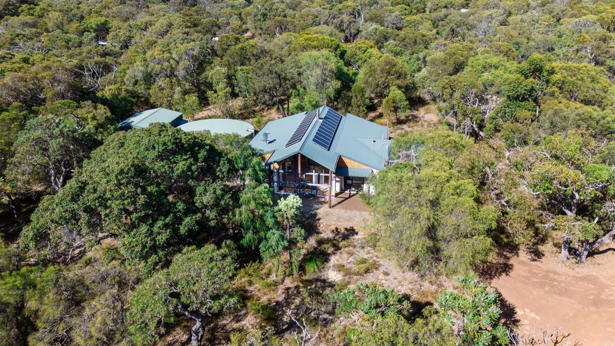 Inji Homestead - 5 acre holiday home in Margaret river region