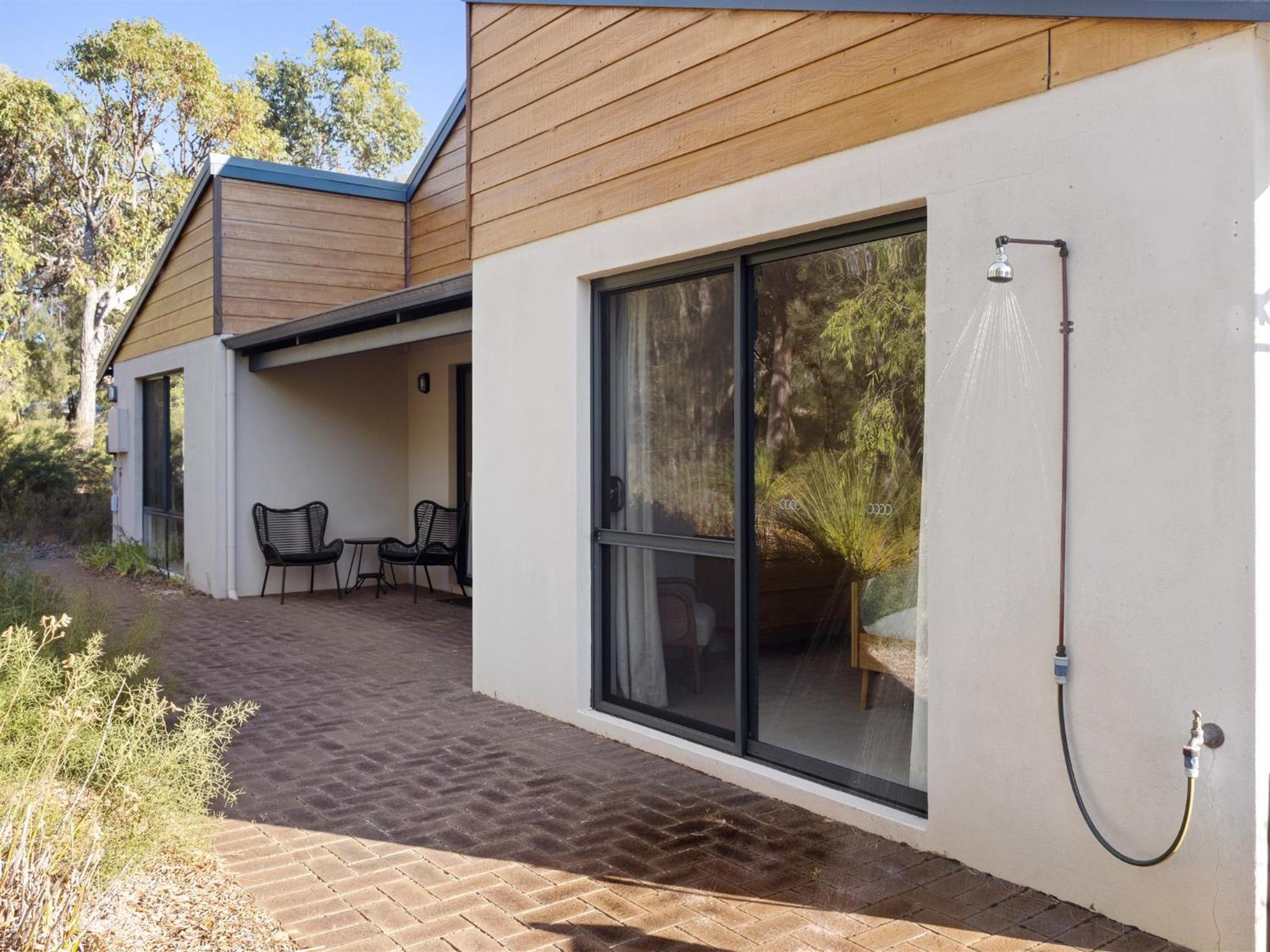 Inji Homestead - 5 acre holiday home in Margaret river region