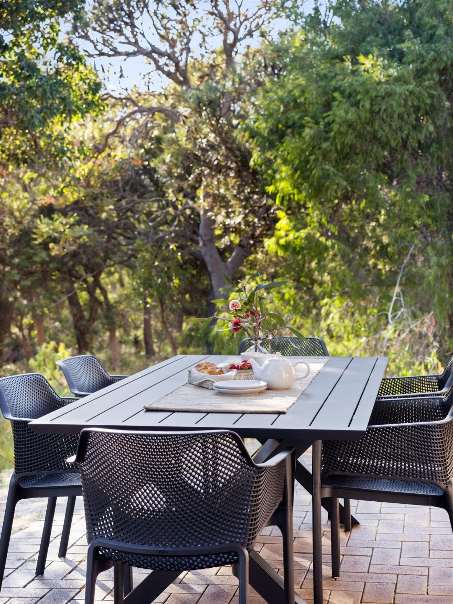 Inji Homestead - 5 acre holiday home in Margaret river region